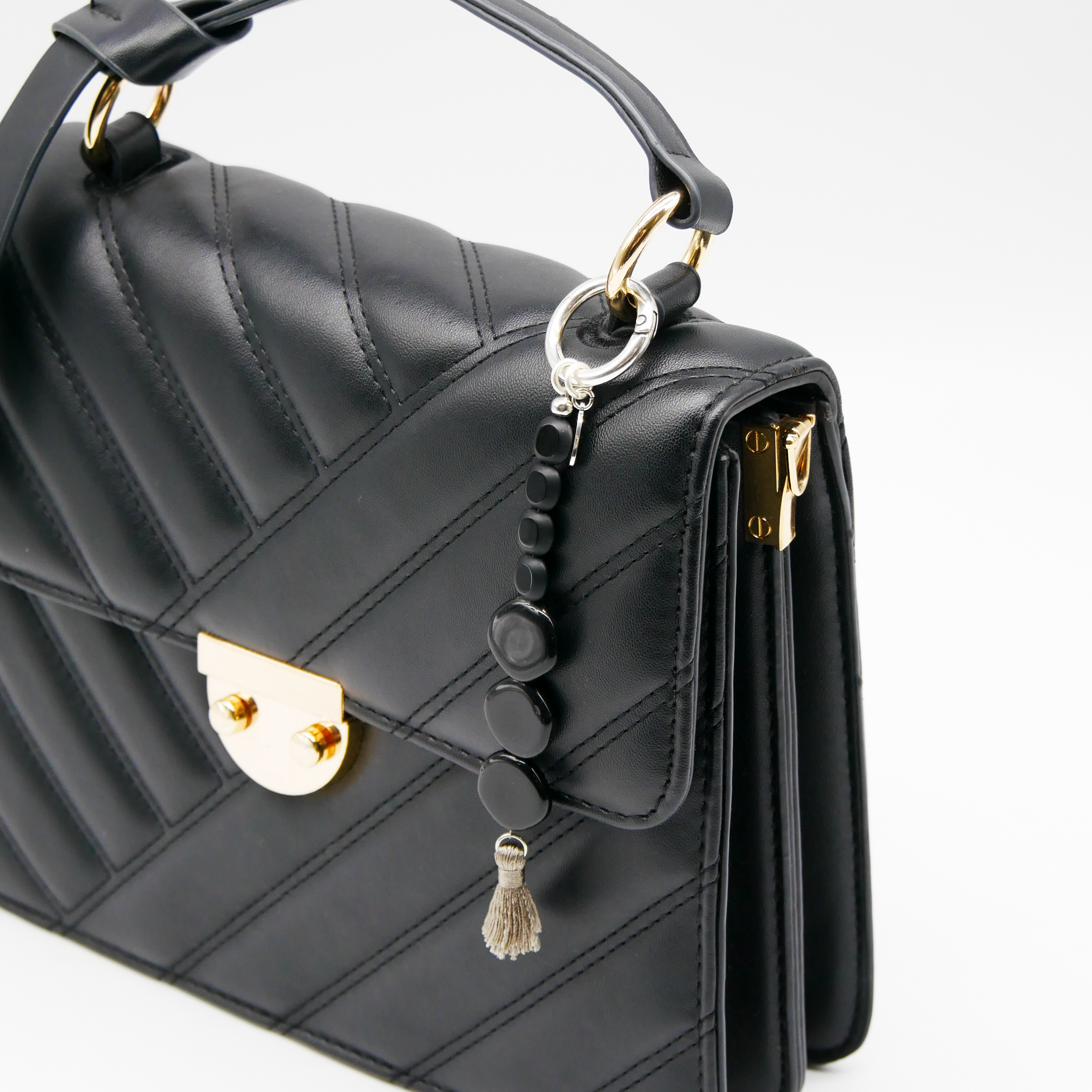 "Lucky Pendant" Anhänger, 1 Stang Glasperlen schwarz mit Quaste