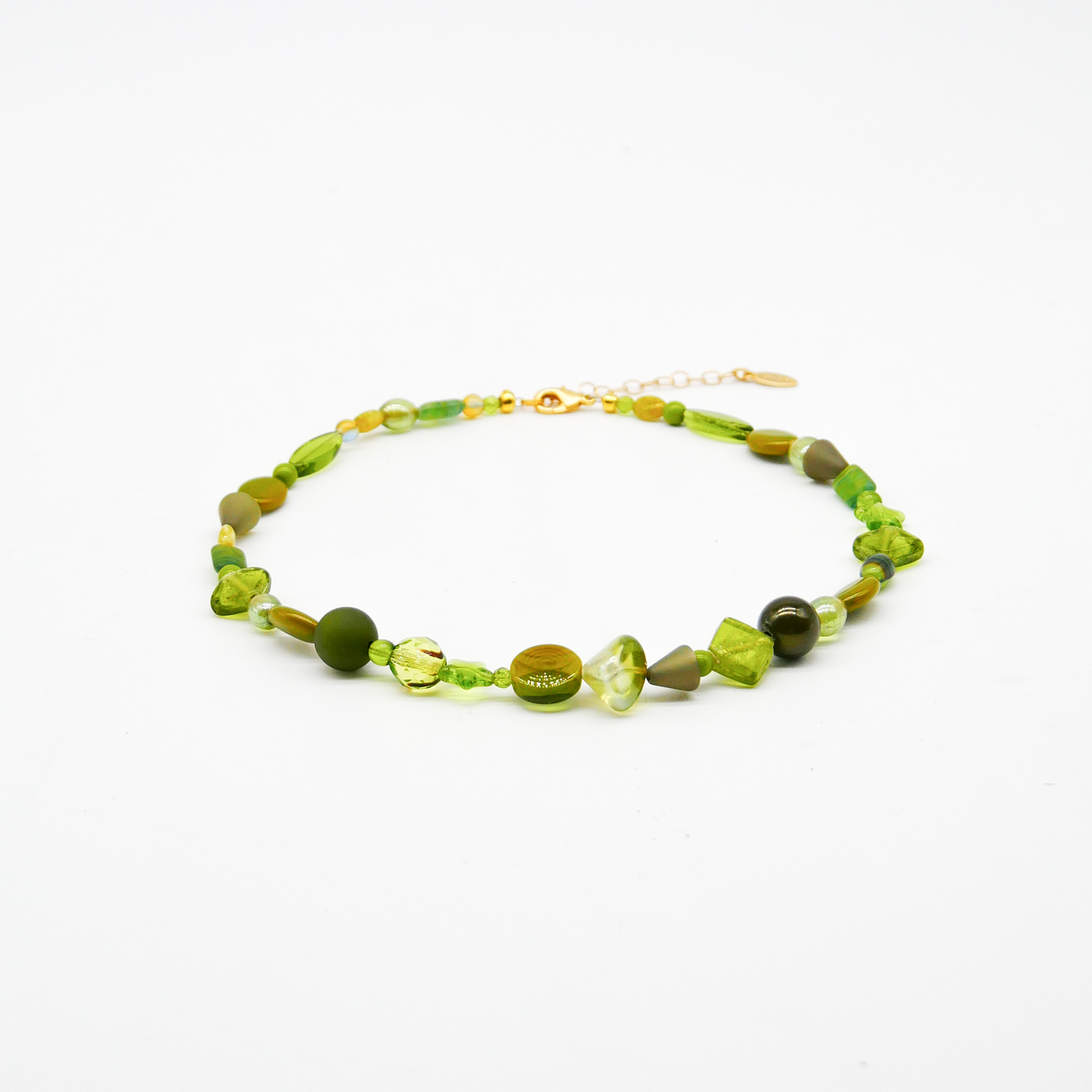 "Summer Feeling",  Kette aus verschiedenen Formen, Glas- und Resin Perlen, grün