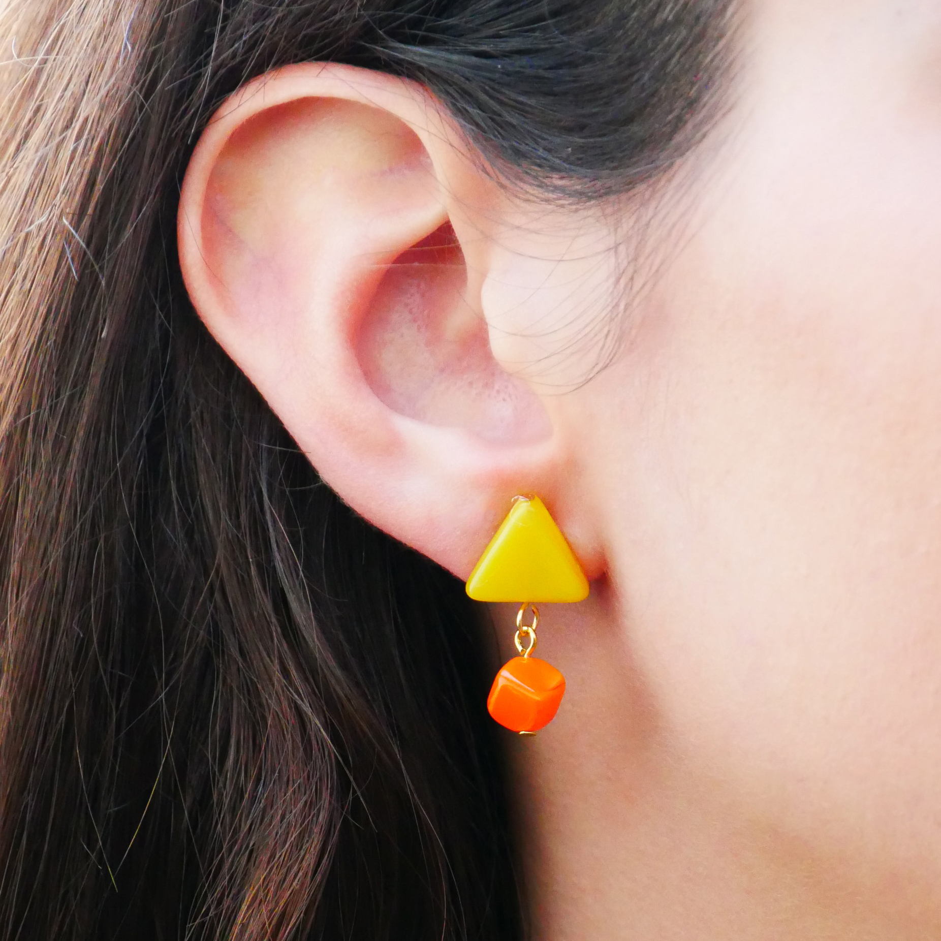 "Summer-Feeling"  Ohrring aus verschiedenen Formen, Glas- und Resin Perlen, gelb-orange