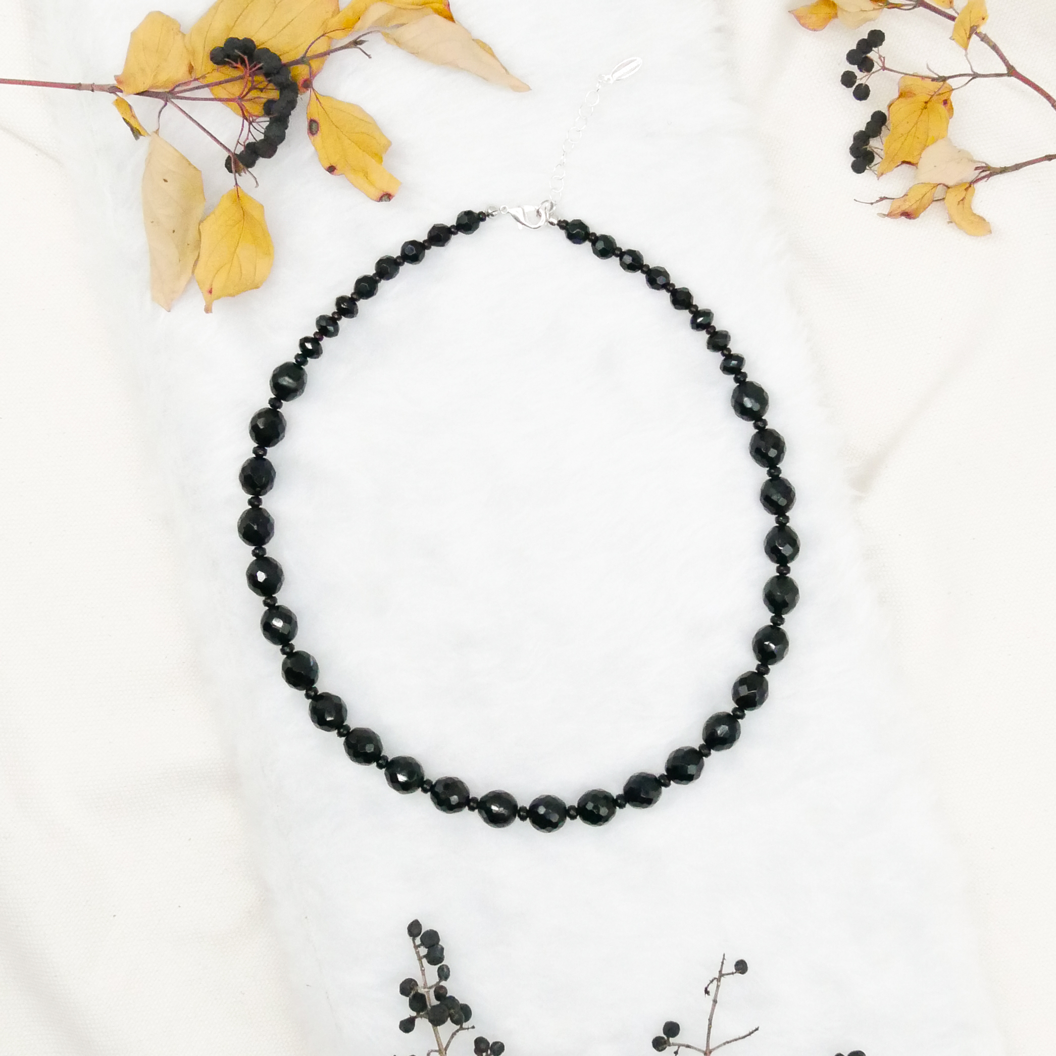  "Jet Schmuck" Kette ca. 45 cm schwarze facettierte Glasperlen Ø 8 mm 