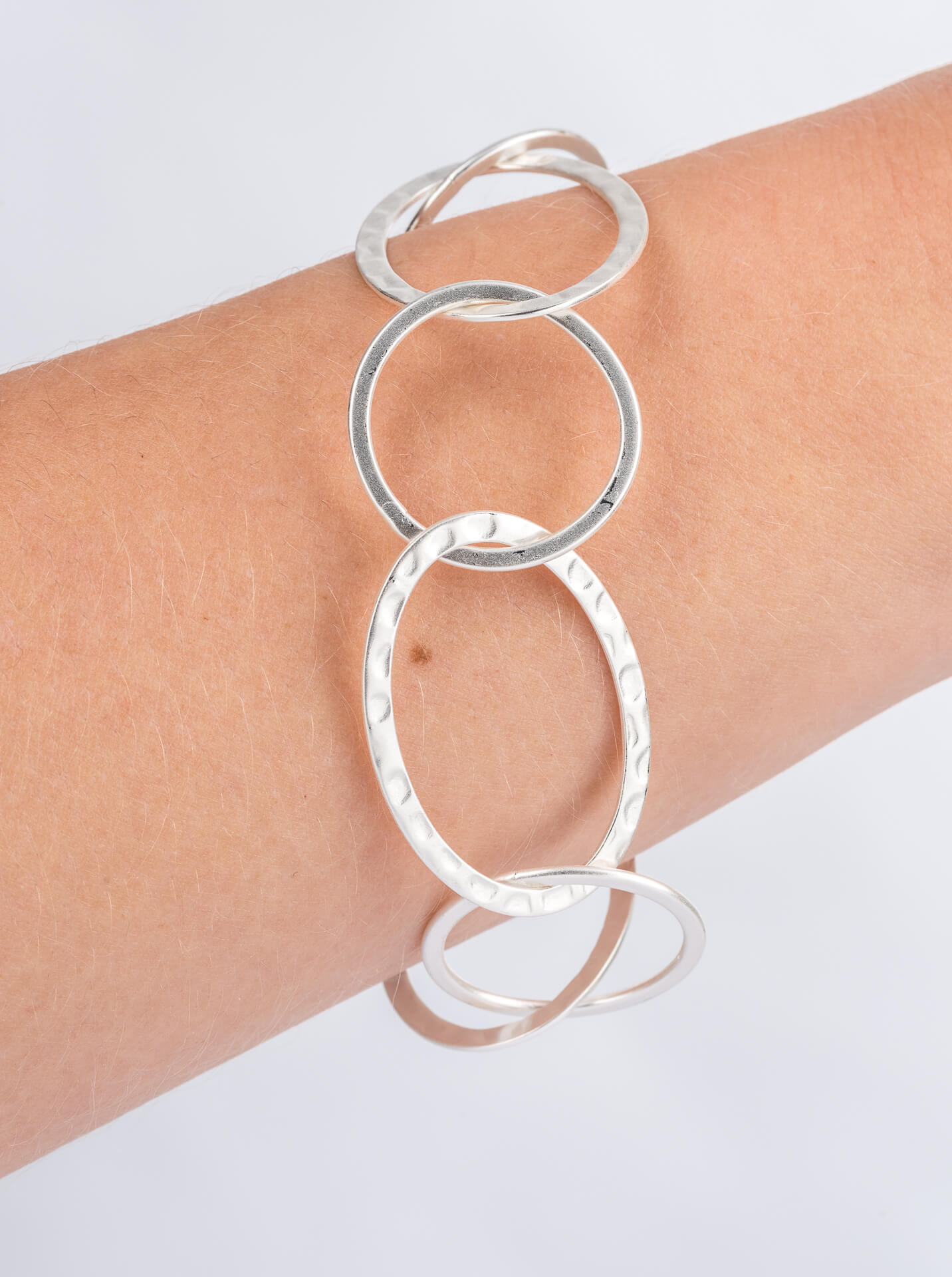 Charm-Armband, Oval + Kreis, Hammerschlag Optik, versilbert ca. 19 cm