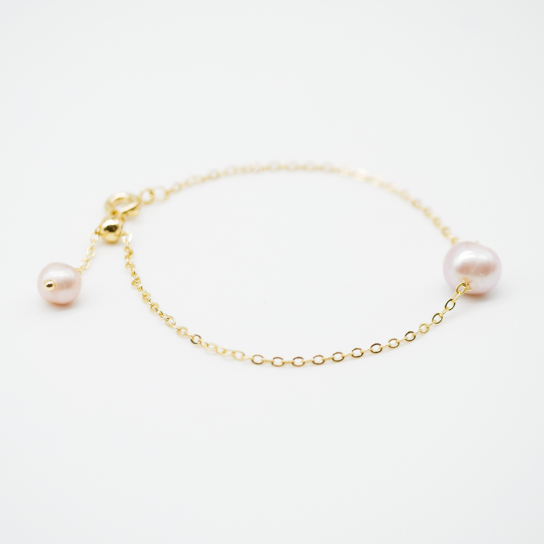 "Freshwater Pearls" Armband mit feiner Metallkette + SWZ Perle, vergoldet