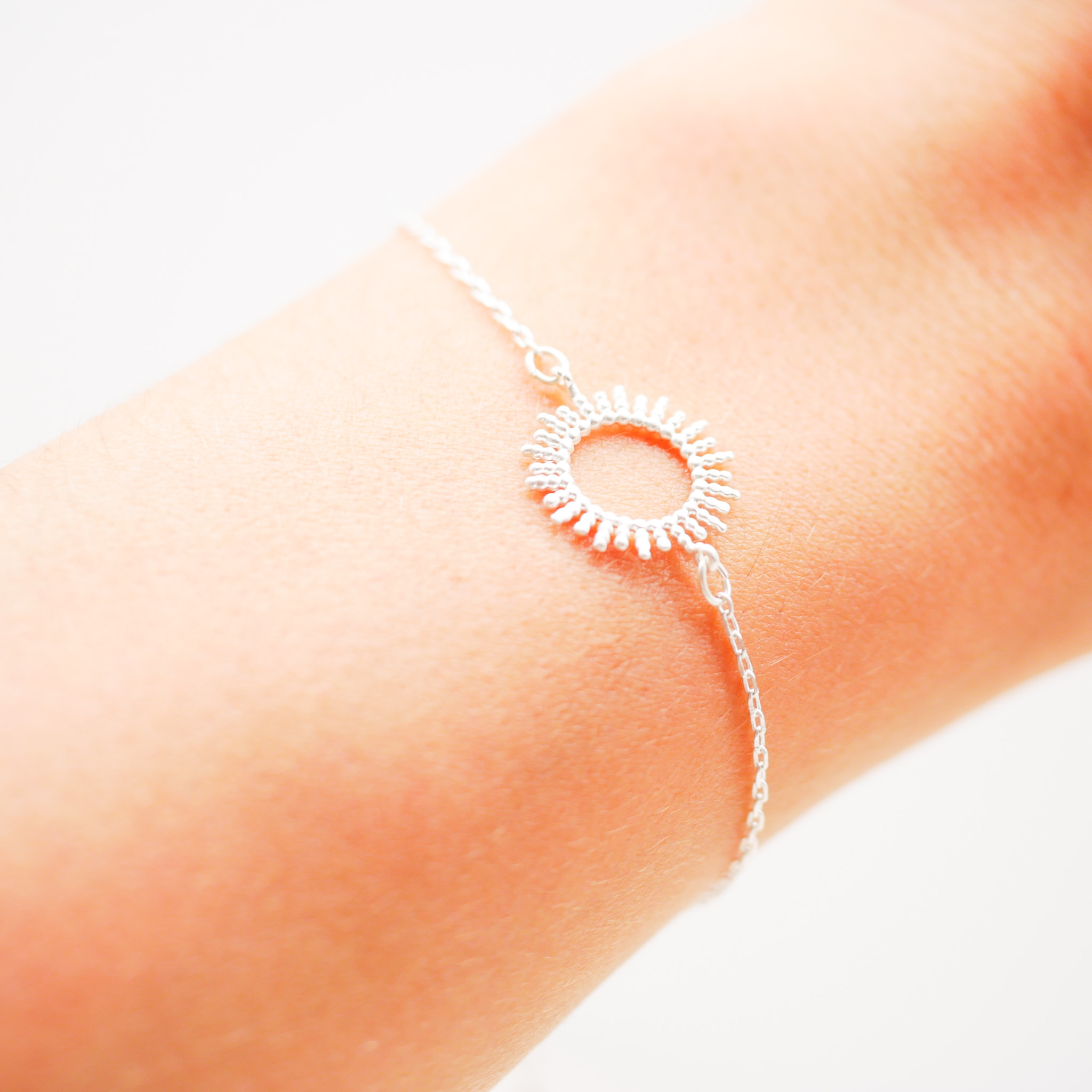 "Fine Filigré" dainty bracelet, sun, gold plated