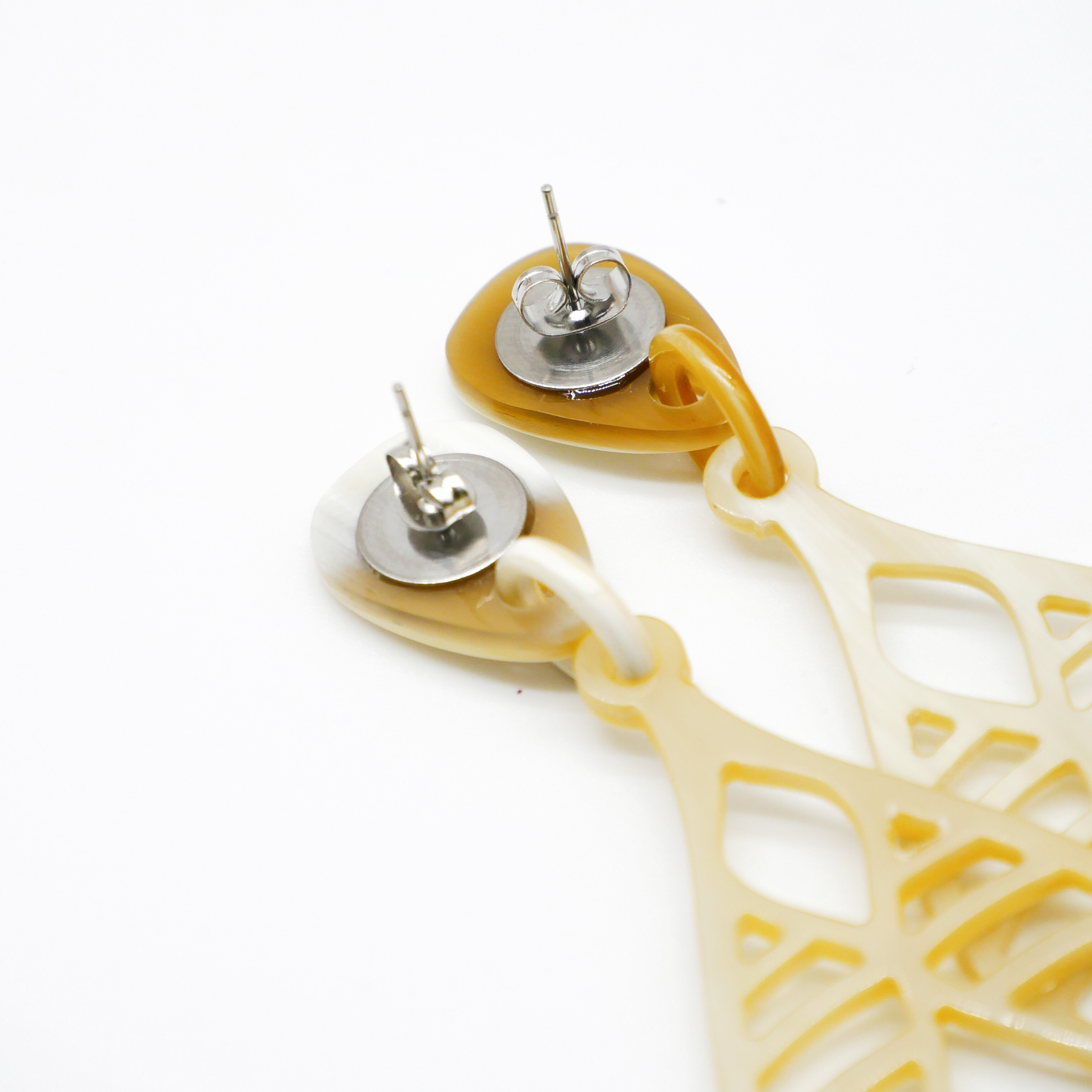  "Craft Art" Ohrring "Pendel" weißes Horn