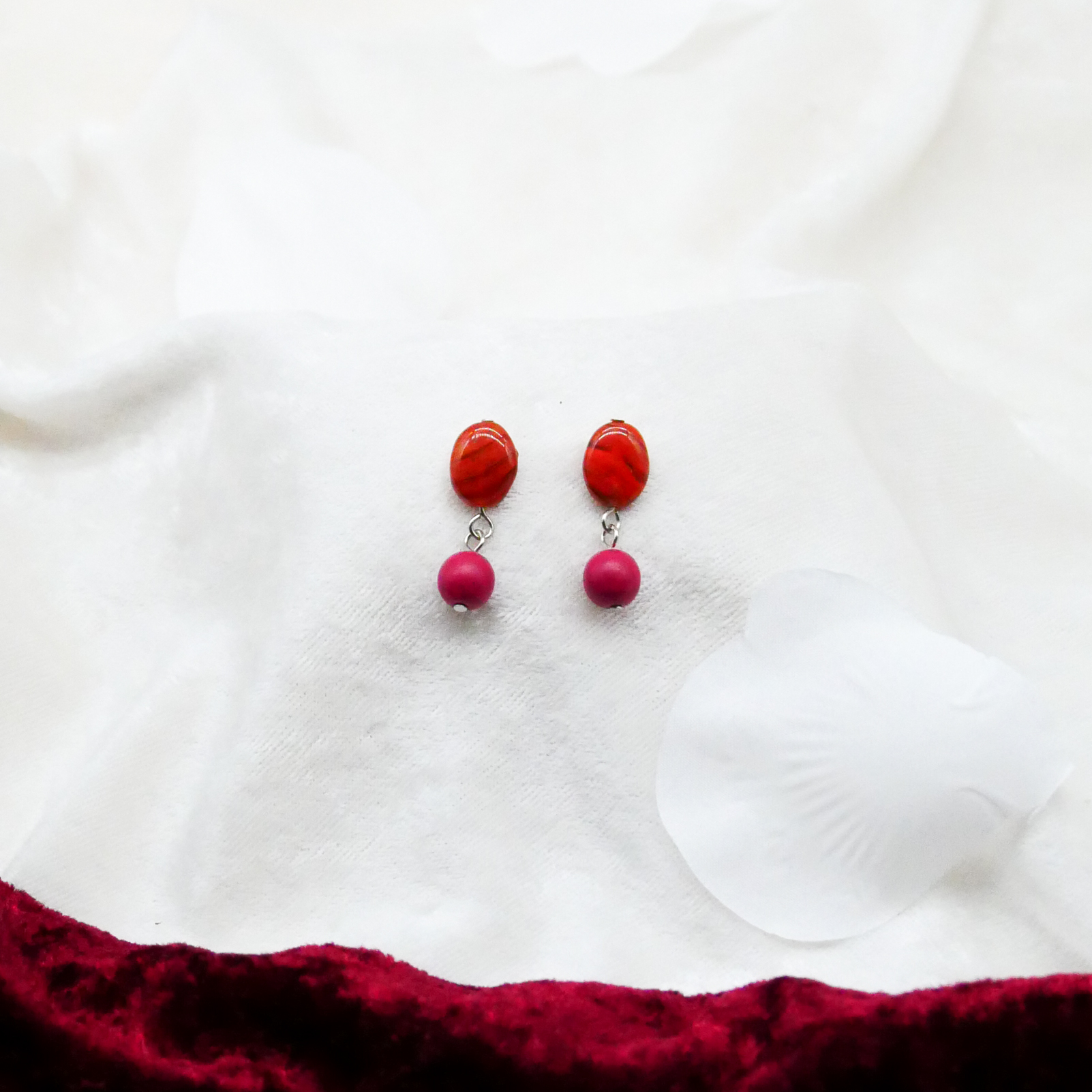 "Summer-Feeling"  Ohrring aus verschiedenen Formen, Glas- und Resin Perlen, pink-orange