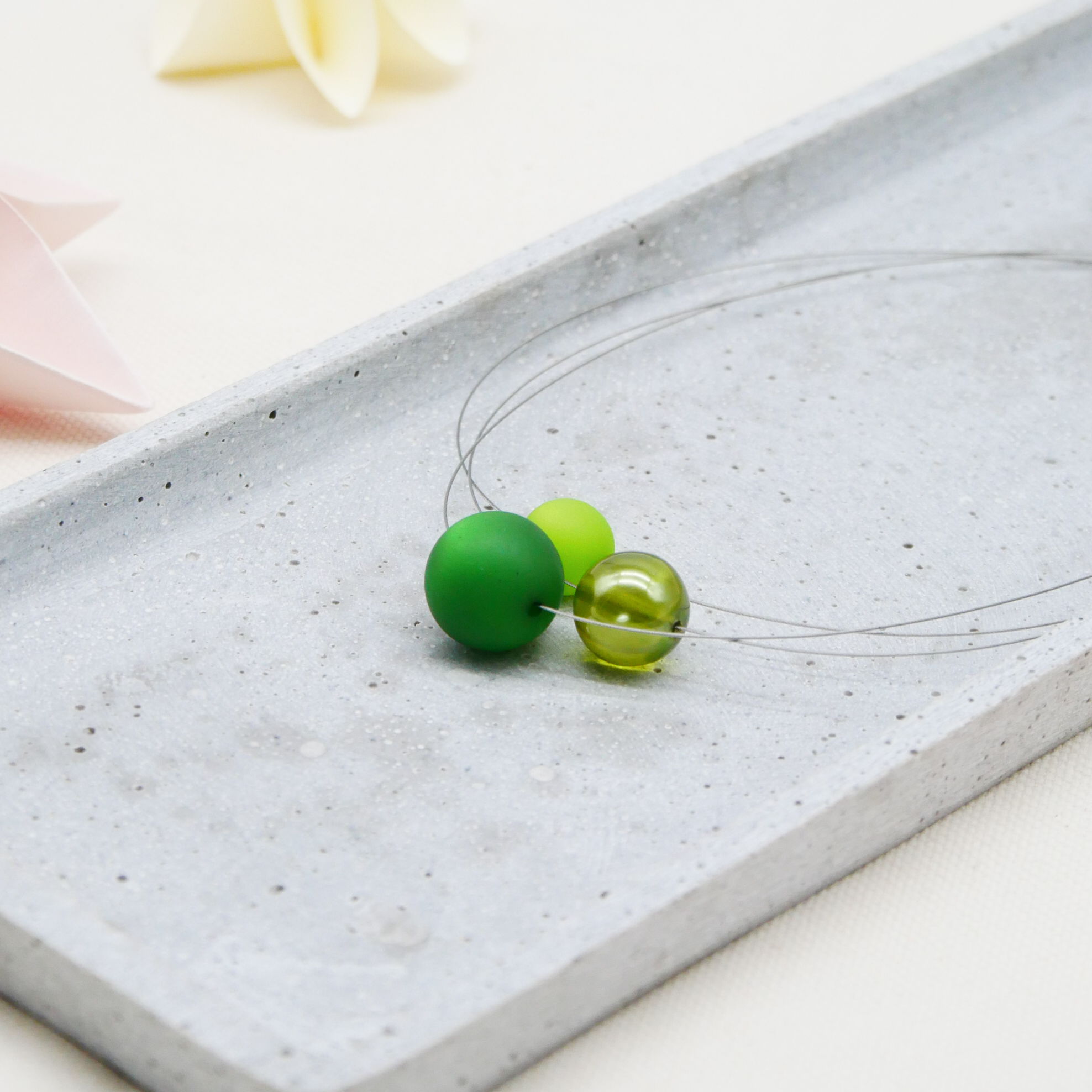  Color Explosion, kurze 3-Strang Kette "Planet" - Uranus grün