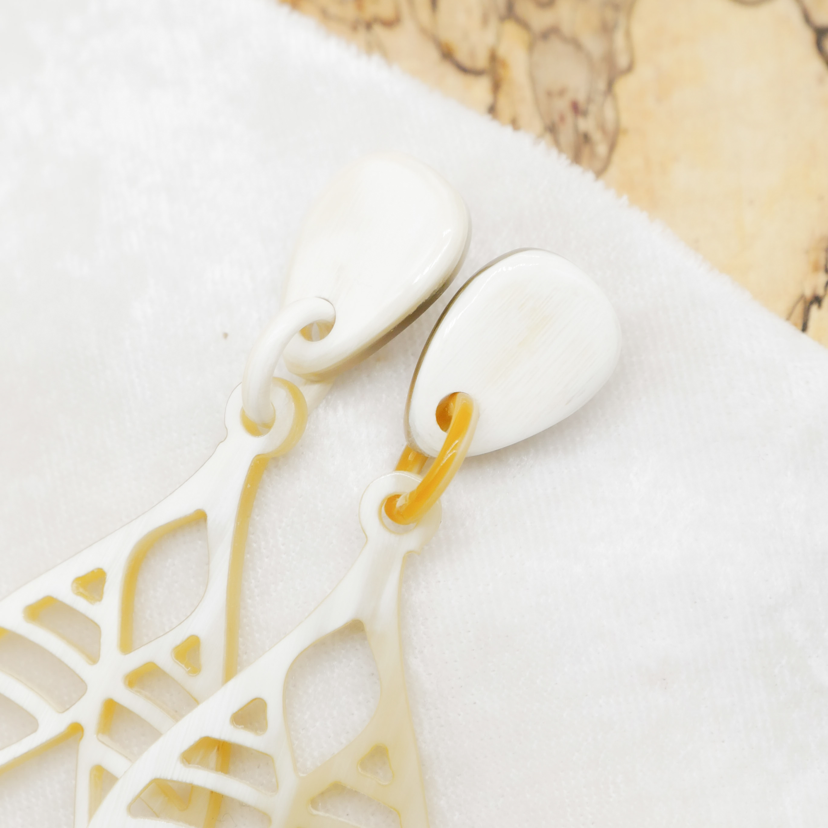  "Craft Art" Ohrring "Pendel" weißes Horn