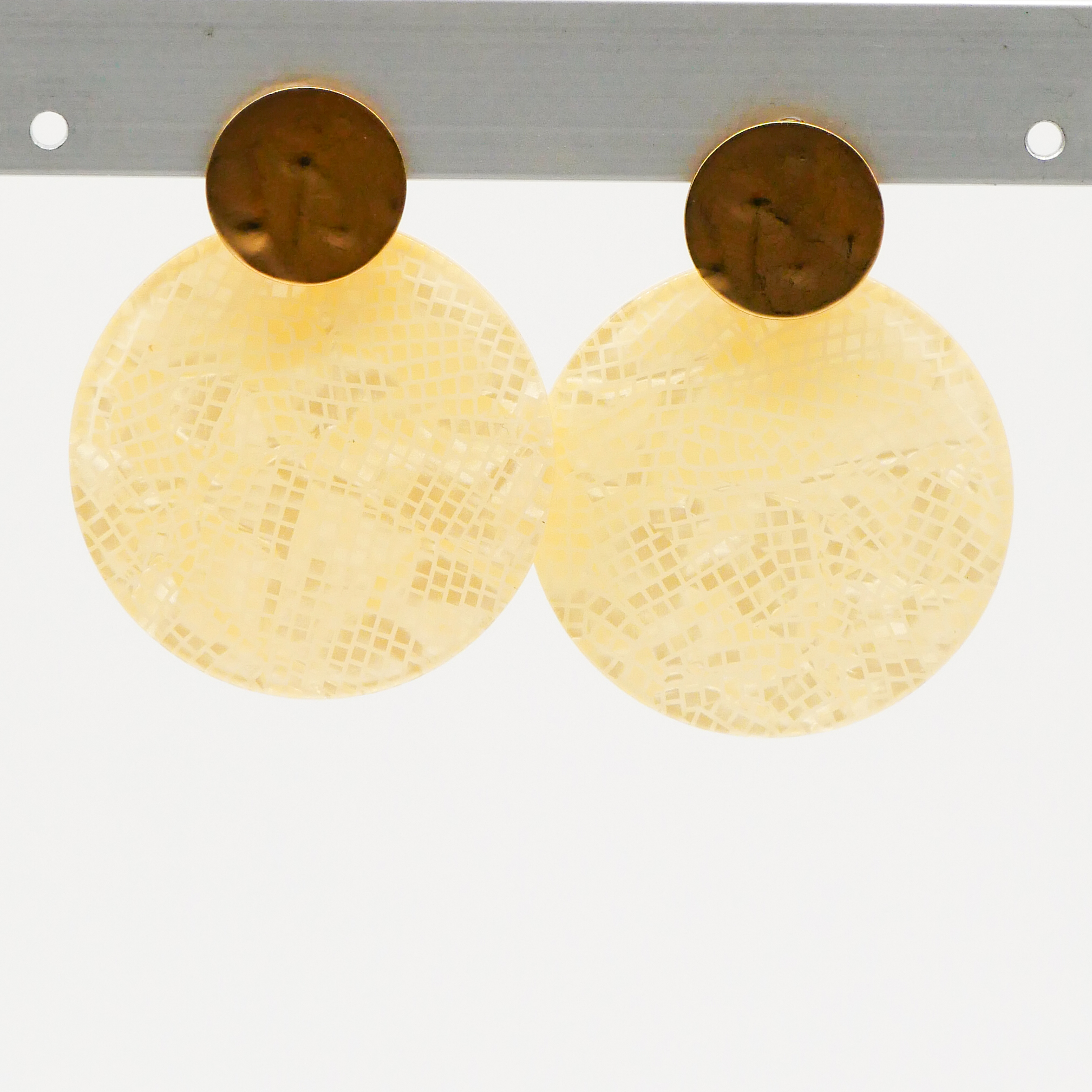 "Color Explosion", Ohrstecker Scheibe Ø 40 mm, Oberteil Ø 10 mm vergoldet, white "Color Explosion", Ohrstecker Scheibe Ø 40 mm, Oberteil Ø 10 mm vergoldet, white