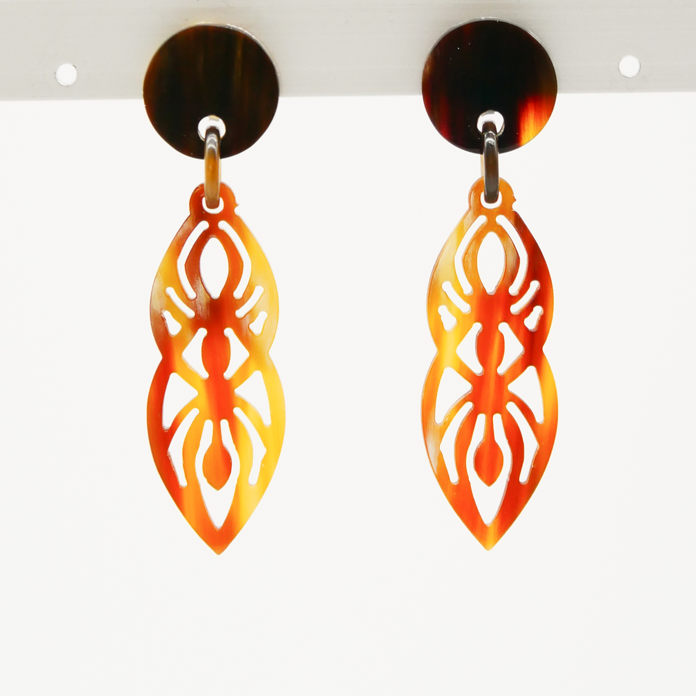 "Craft Art", Ohrring "Spider" braunes afrikanisches Horn "Craft Art", Ohrring "Spider" braunes afrikanisches Horn