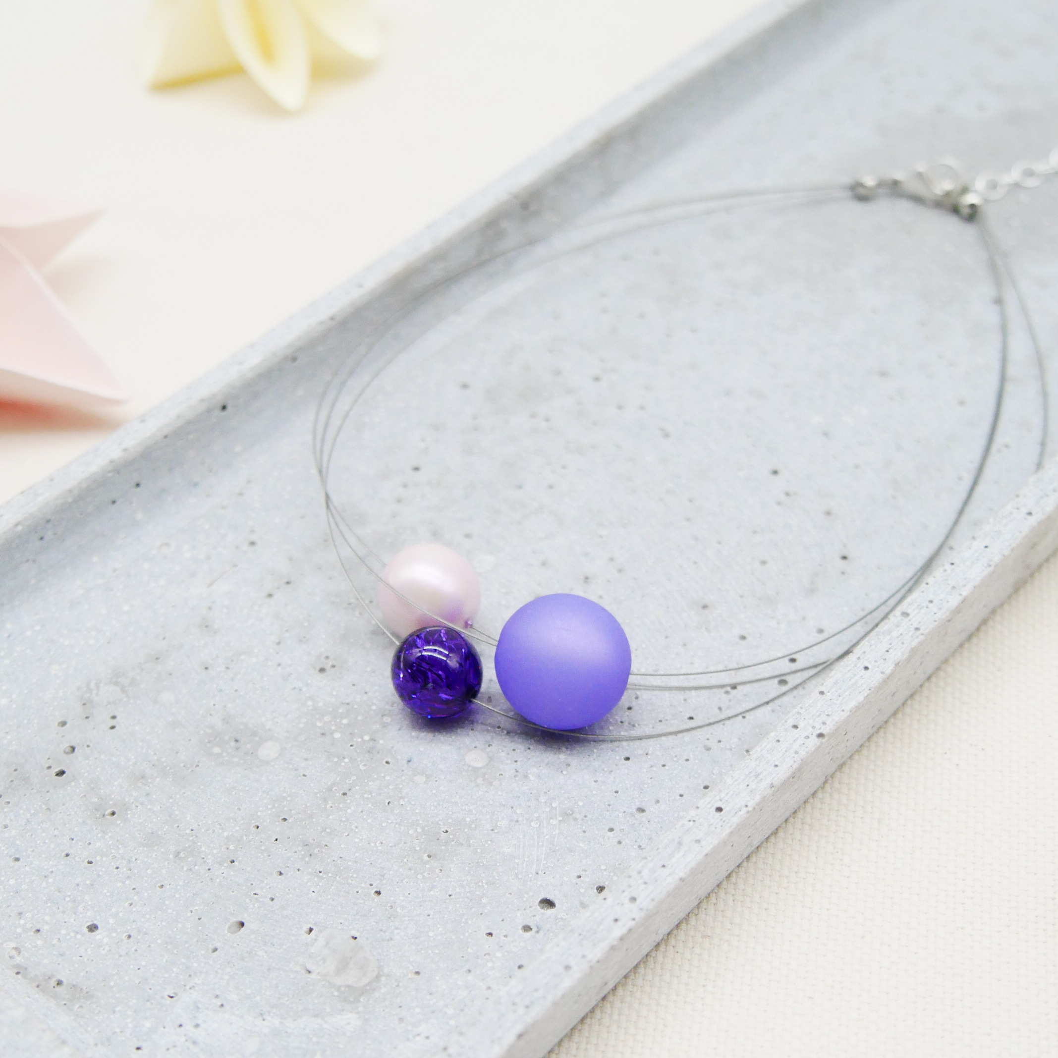  Color Explosion, kurze 3-Strang Kette "Planet" - Saturn lila