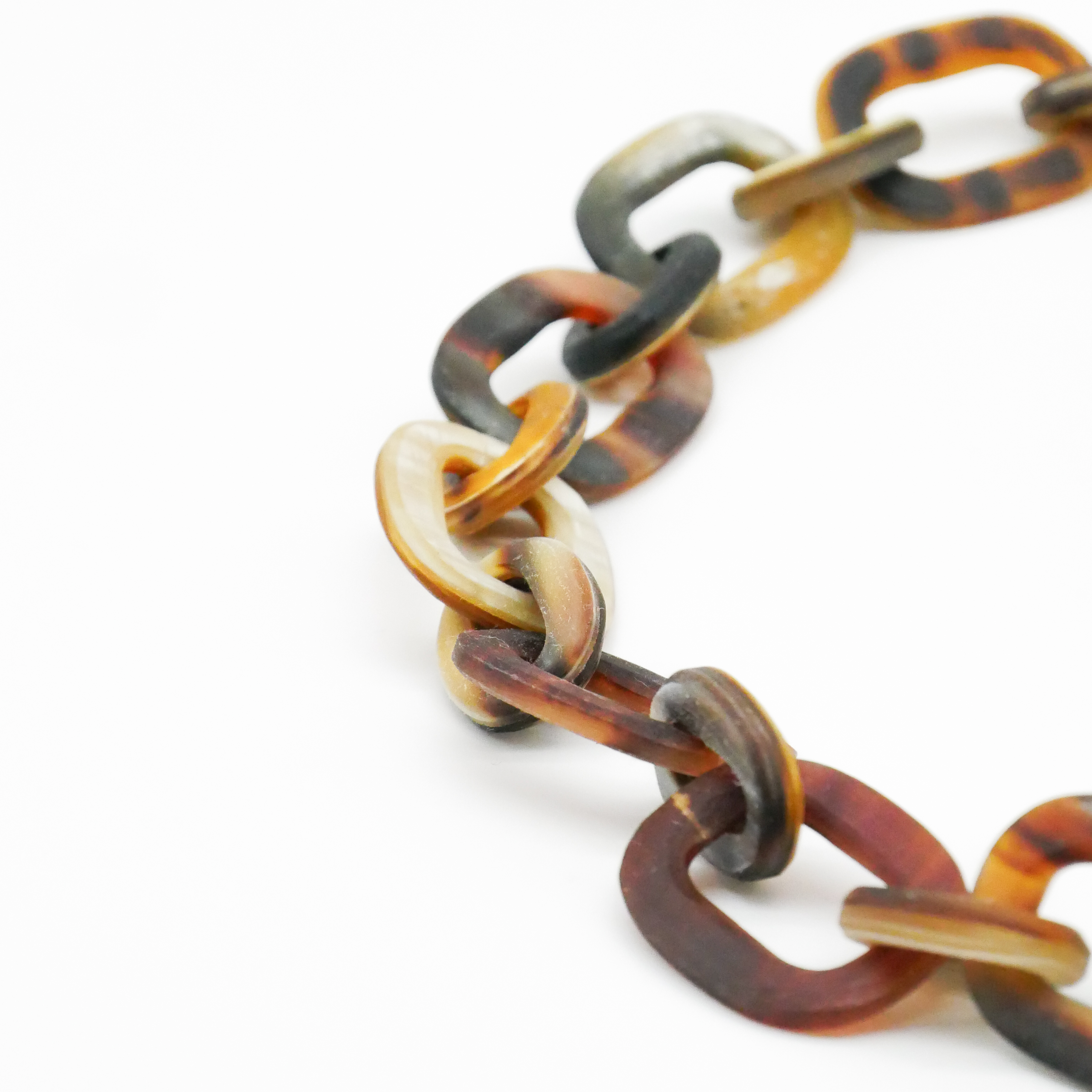  "Craft-Art", kurze Kette ca. 75 cm verschiedene abgerundete Rechtecke, braunes Horn matt 