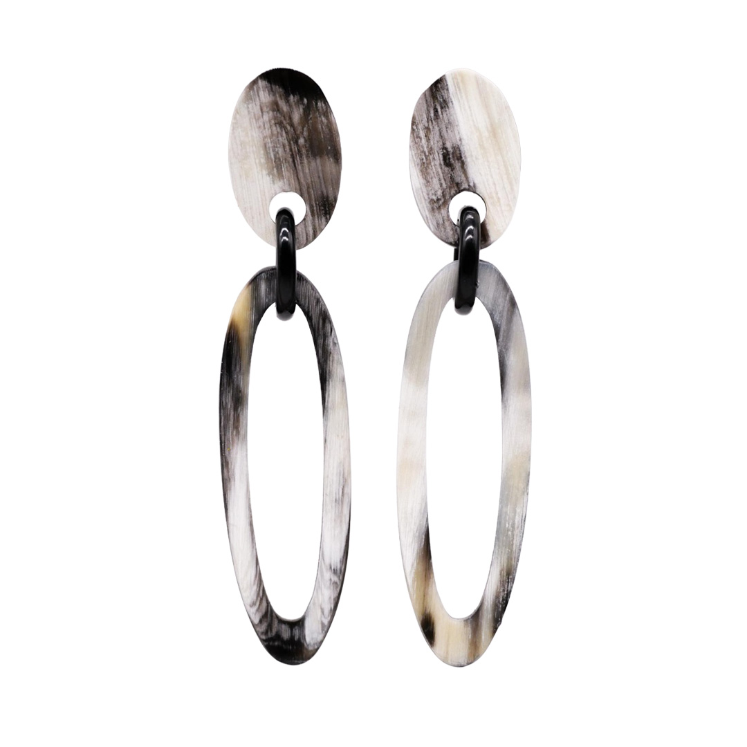 Horn Ohrhänger, ovales Element, black and white horn