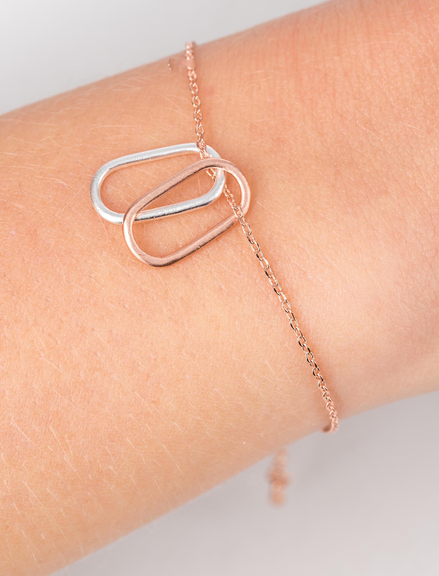 "Fine Filigré" feines Armband, 2 ovale Anhänger, rosévergoldet