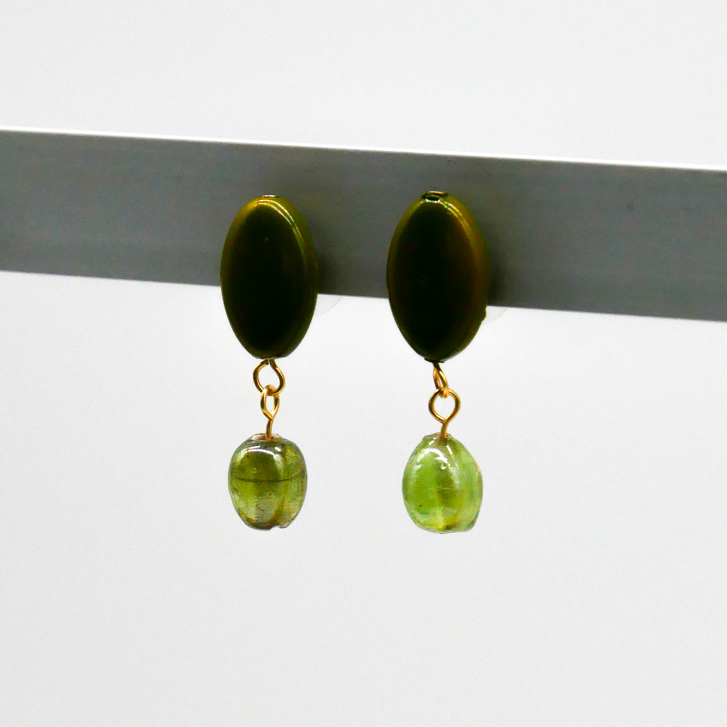 "Summer-Feeling"  Ohrring aus verschiedenen Formen, Glas- und Resin Perlen, grün