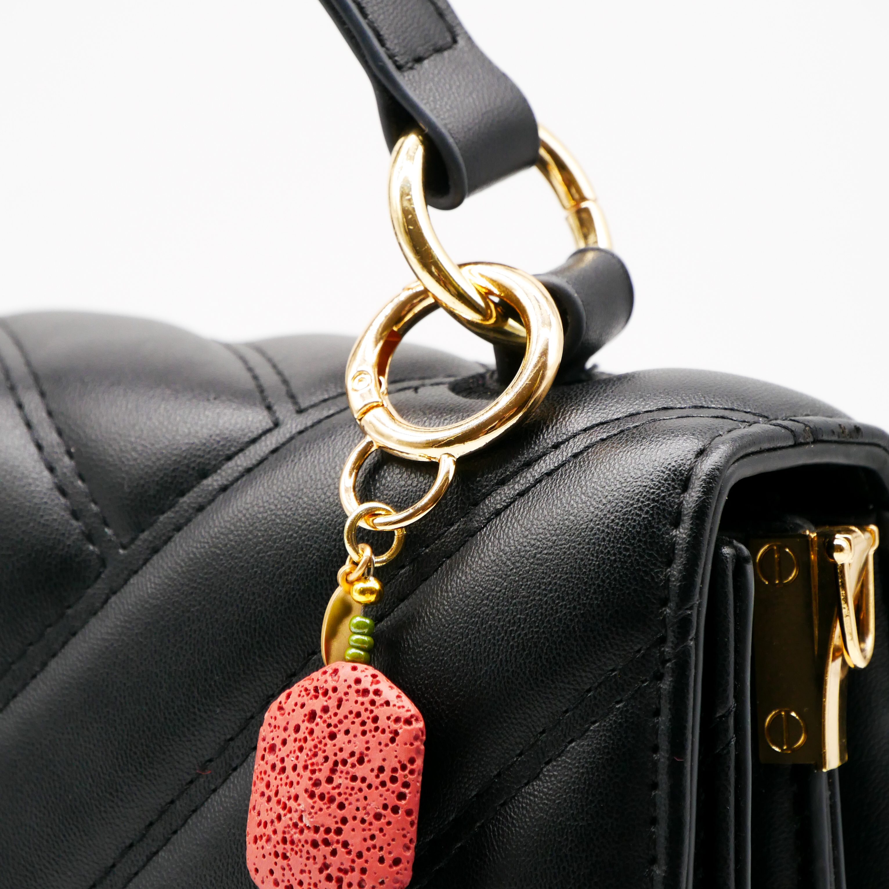 "Lucky Pendant" Anhänger, 1 Strang farbige Lavaperlen 