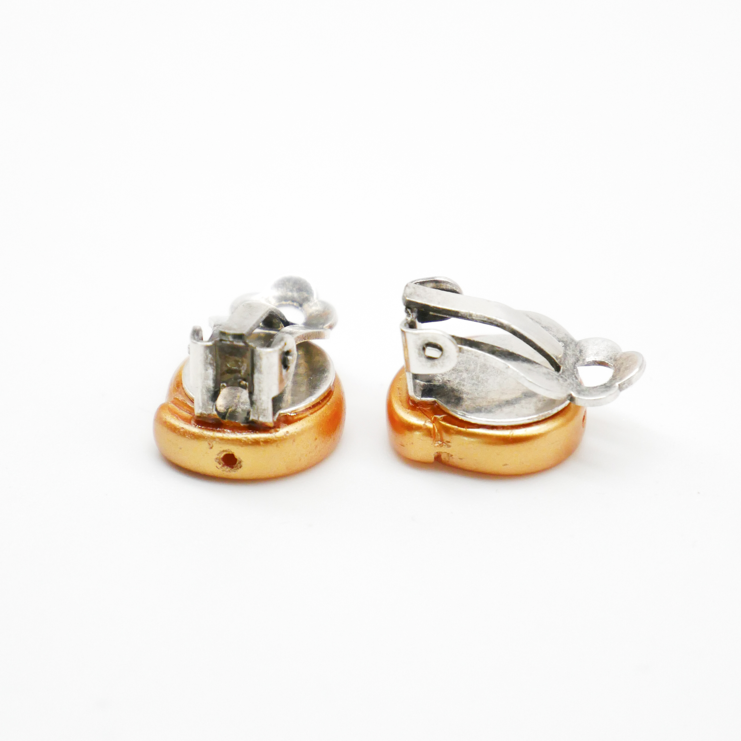  "Shell" Ohrclip kleine Glasschnecke sand