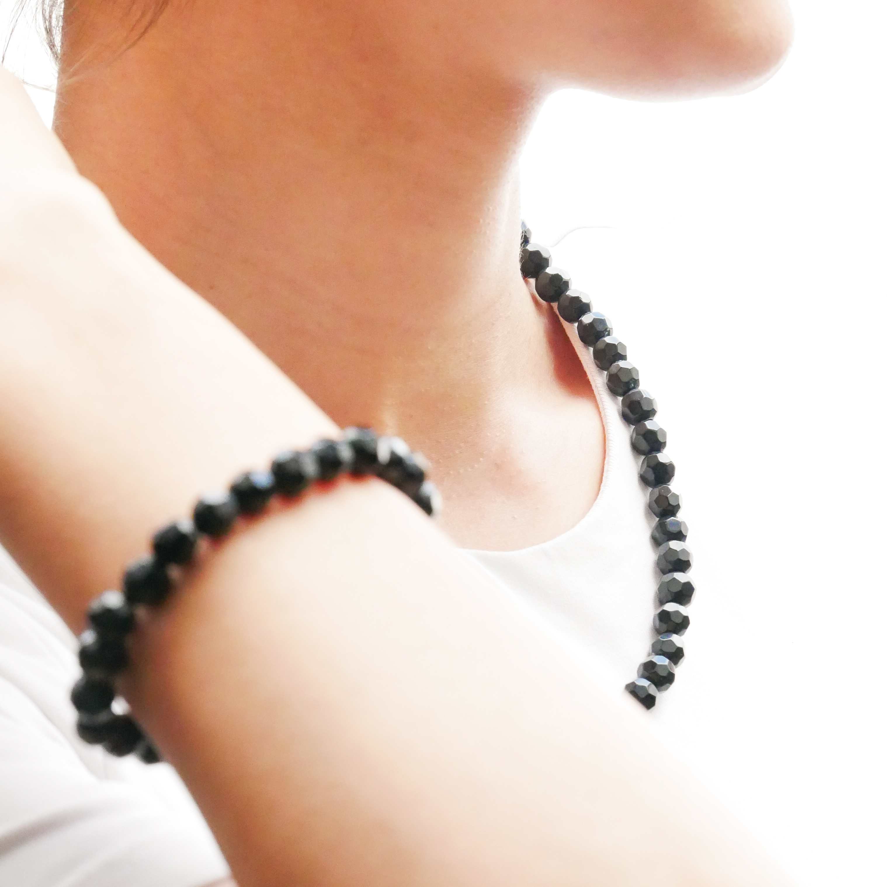  "Jet Schmuck" Kette ca. 45 cm schwarze facettierte Glasperlen Ø 8 mm 
