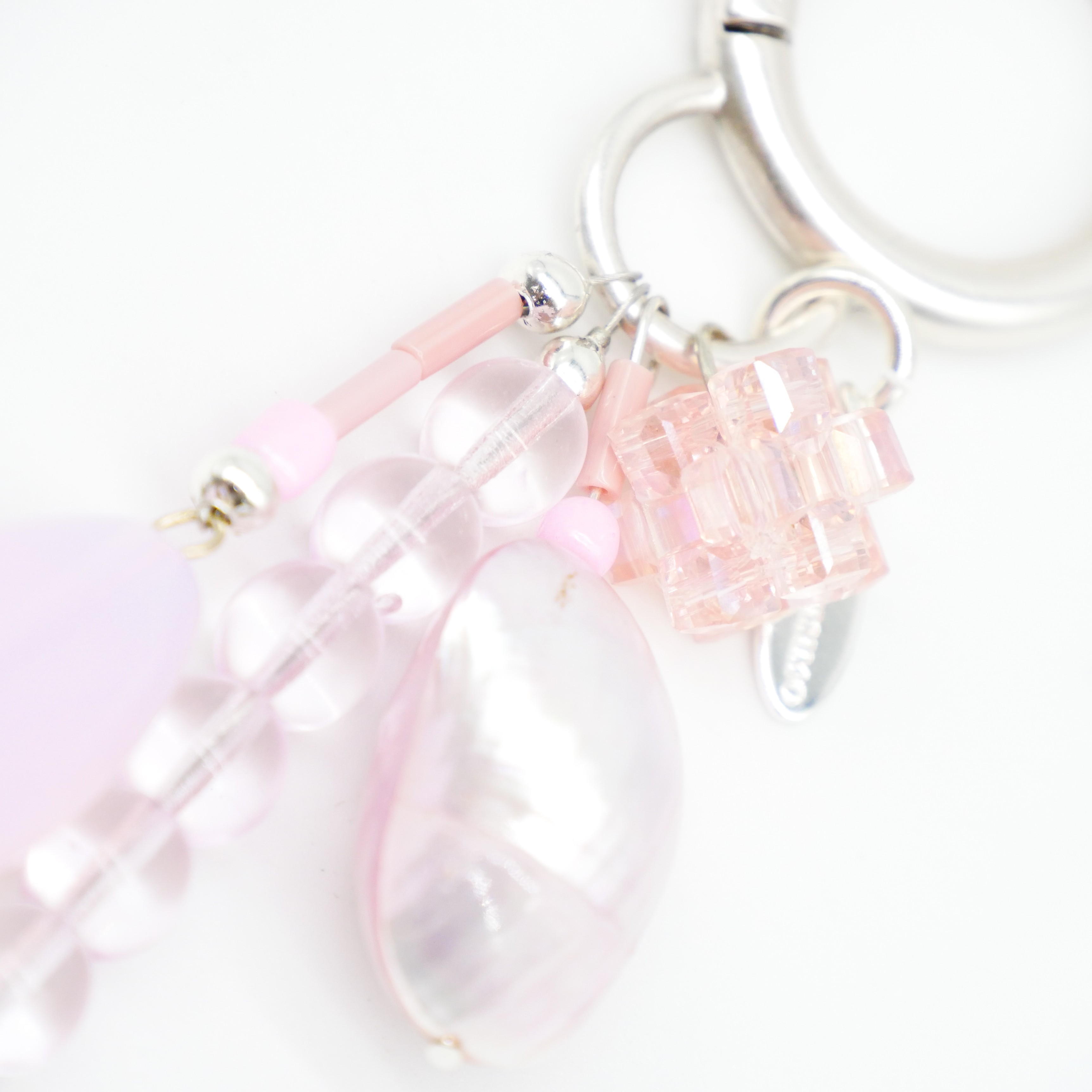 "Lucky Pendant" Anhänger, 3 Stränge Glas- und Muschelperlen, rose "Lucky Pendant" Anhänger, 3 Stränge Glas- und Muschelperlen, rose