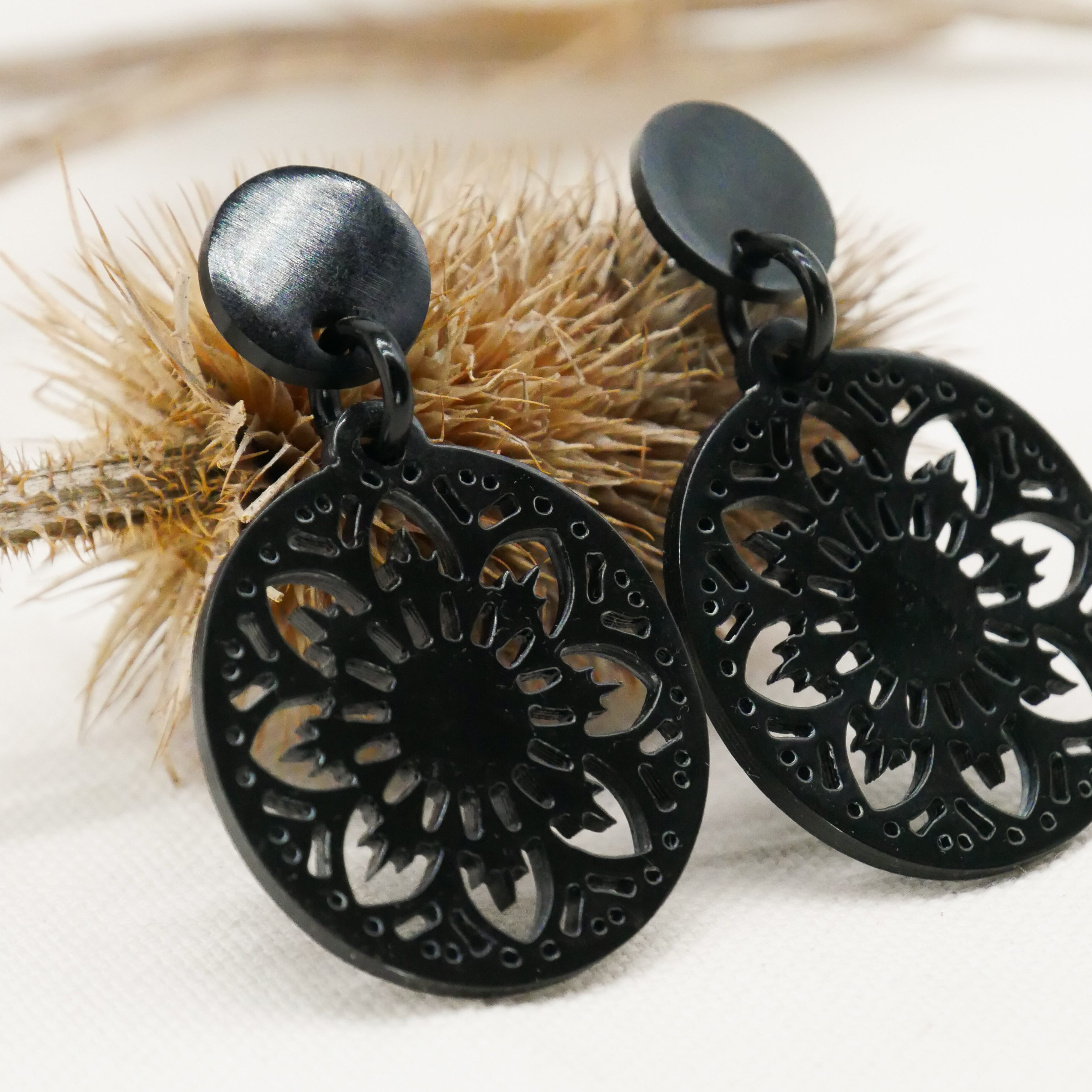  "Craft-Art", Ohrring Ø ca. 40 mm black Horn Mandala Design 
