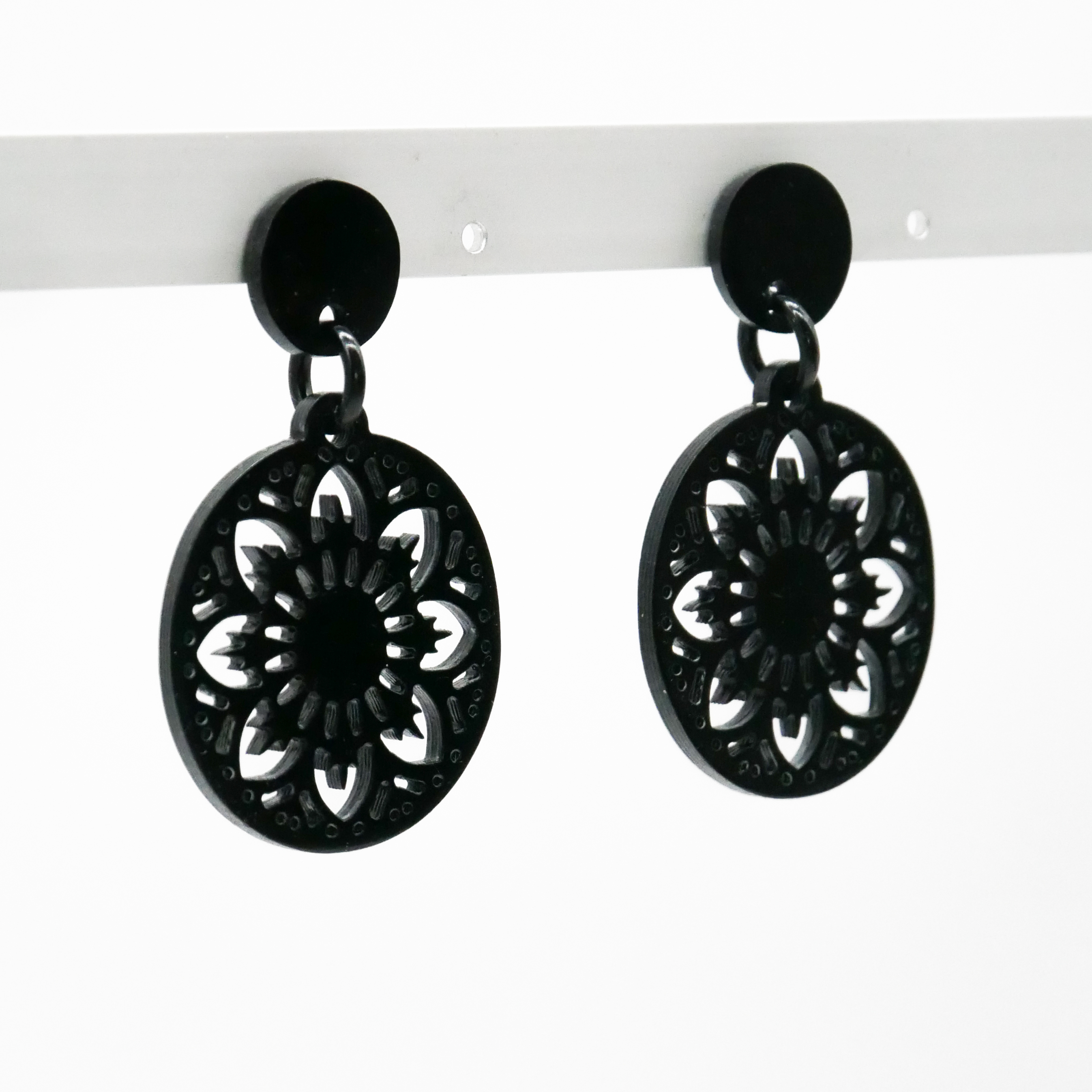  "Craft-Art", Ohrring Ø ca. 40 mm black Horn Mandala Design 