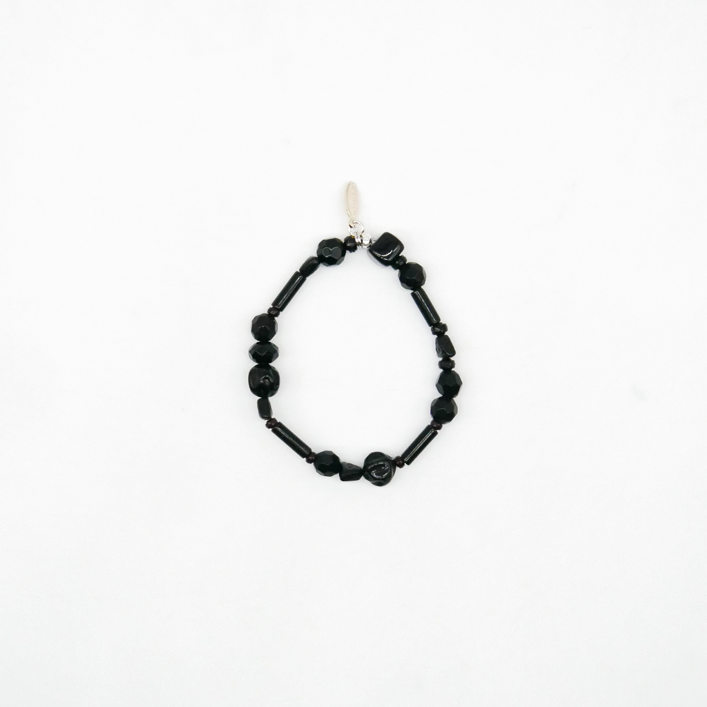  "Jet Schmuck" Armband auf Gummi schwarze Glasperlen, verschiedene Formen 