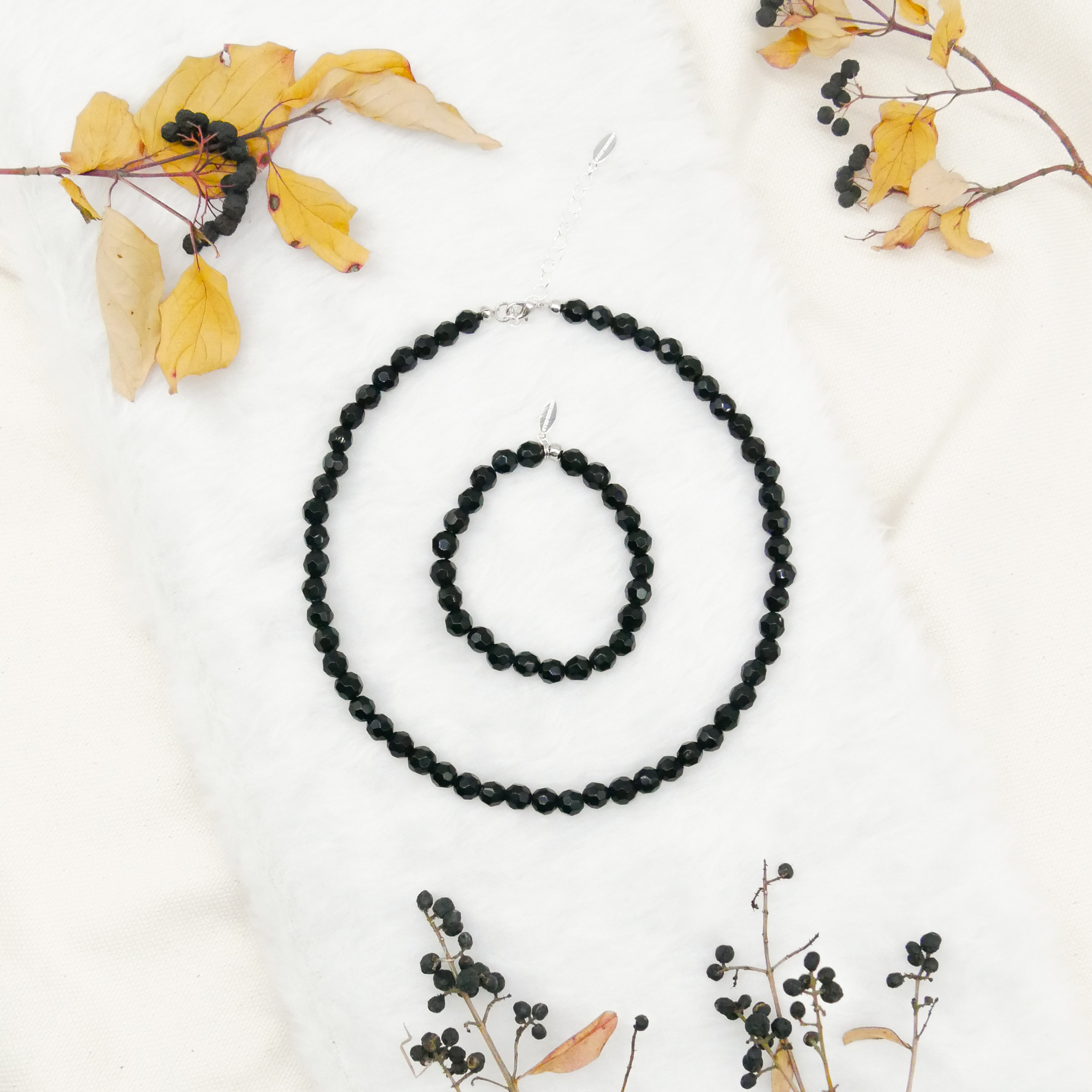  "Jet Schmuck" Kette ca. 45 cm schwarze facettierte Glasperlen Ø 8 mm 