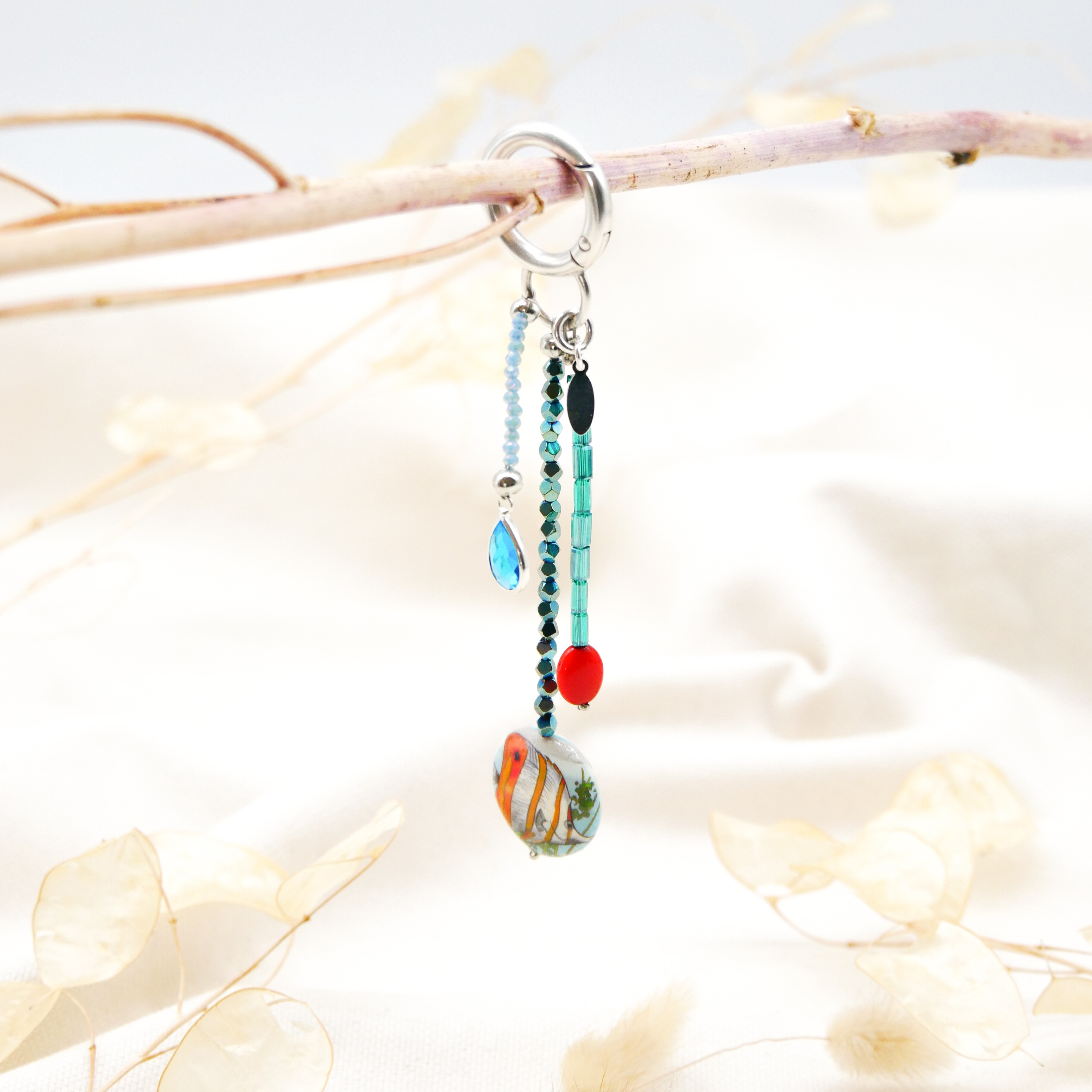 "Lucky Pendant" Anhänger, 3 Stränge Glasperlen mit Abschlussperle, grün - blau "Lucky Pendant" Anhänger, 3 Stränge Glasperlen mit Abschlussperle, grün - blau