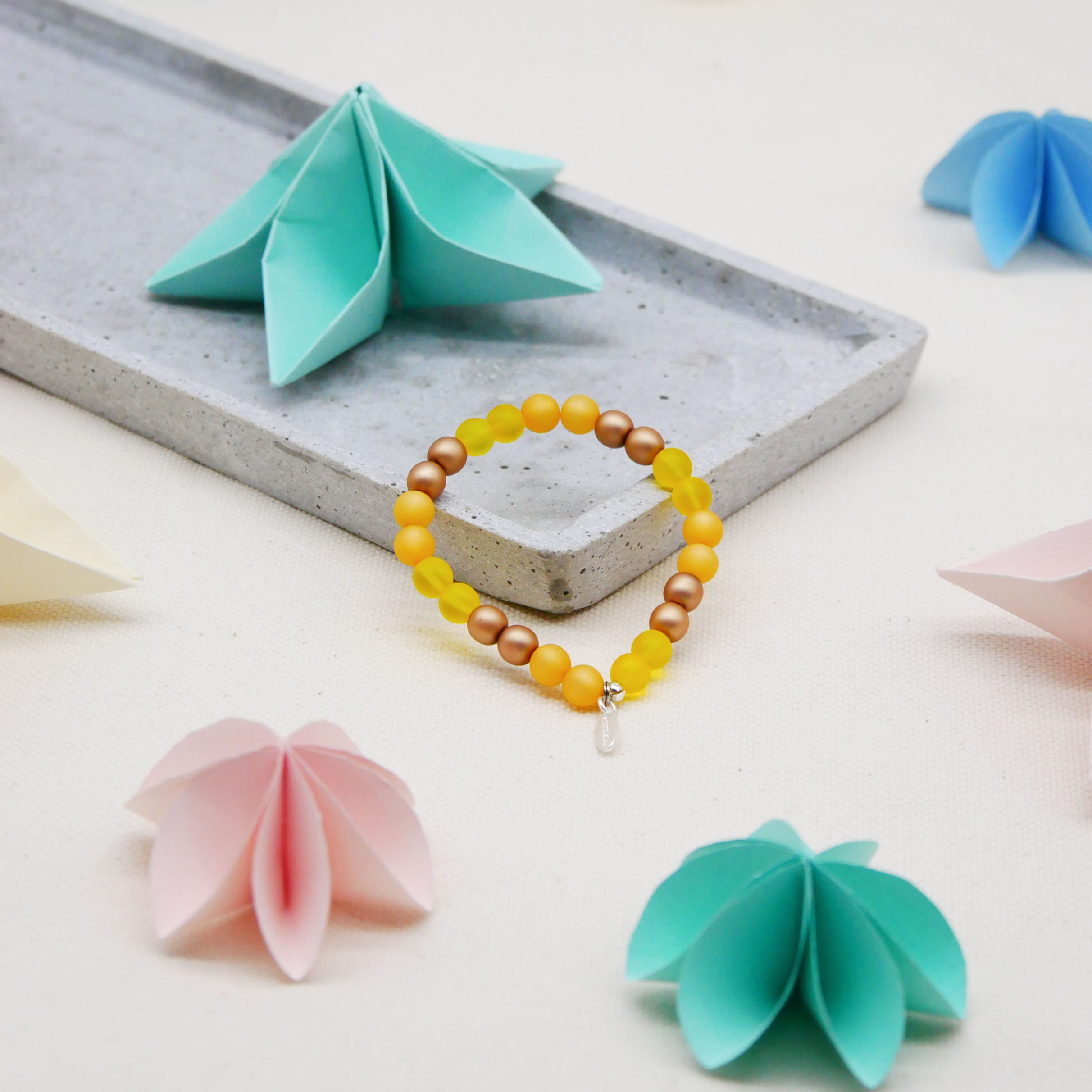  Color Explosion, Armband auf Gummi Ø 8 mm, Glas- und Polaris Perlen, Sonne gold-gelb