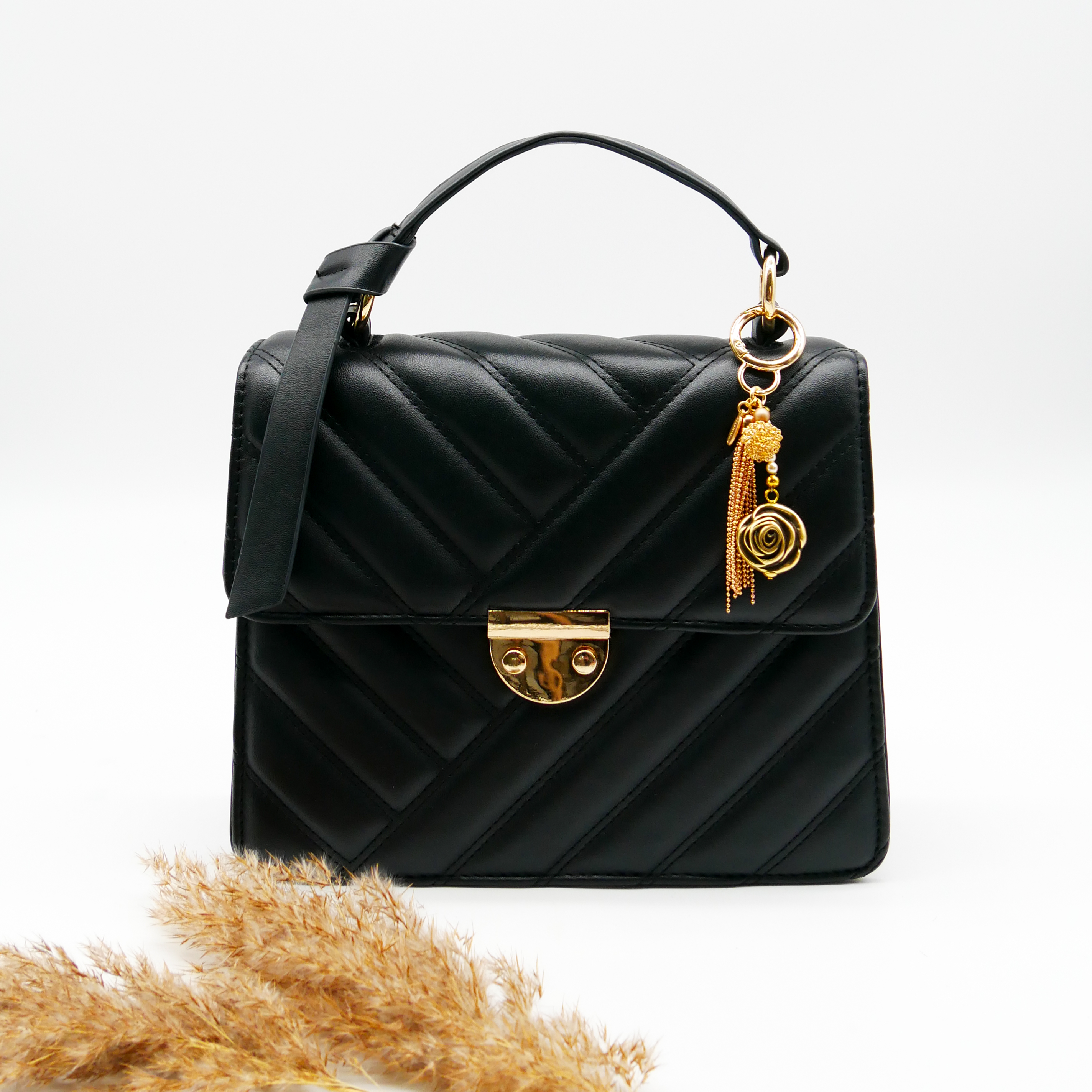 "Lucky Pendant" Anhänger, 1 Strang mit Blumenperle, Metallquaste und Metallperle