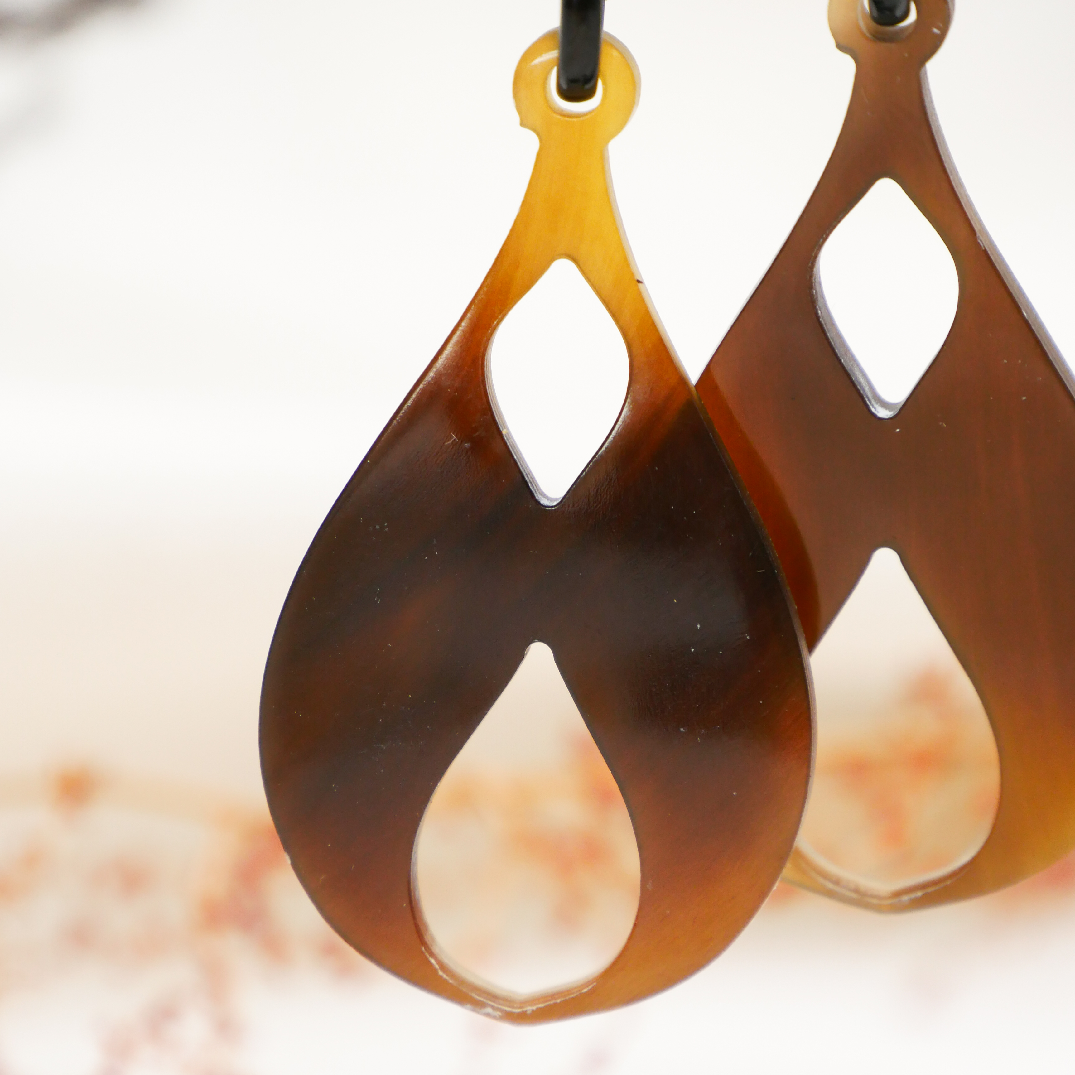 "Craft Art", Ohrring "Pendel" braunes Horn "Craft Art", Ohrring "Pendel" braunes Horn