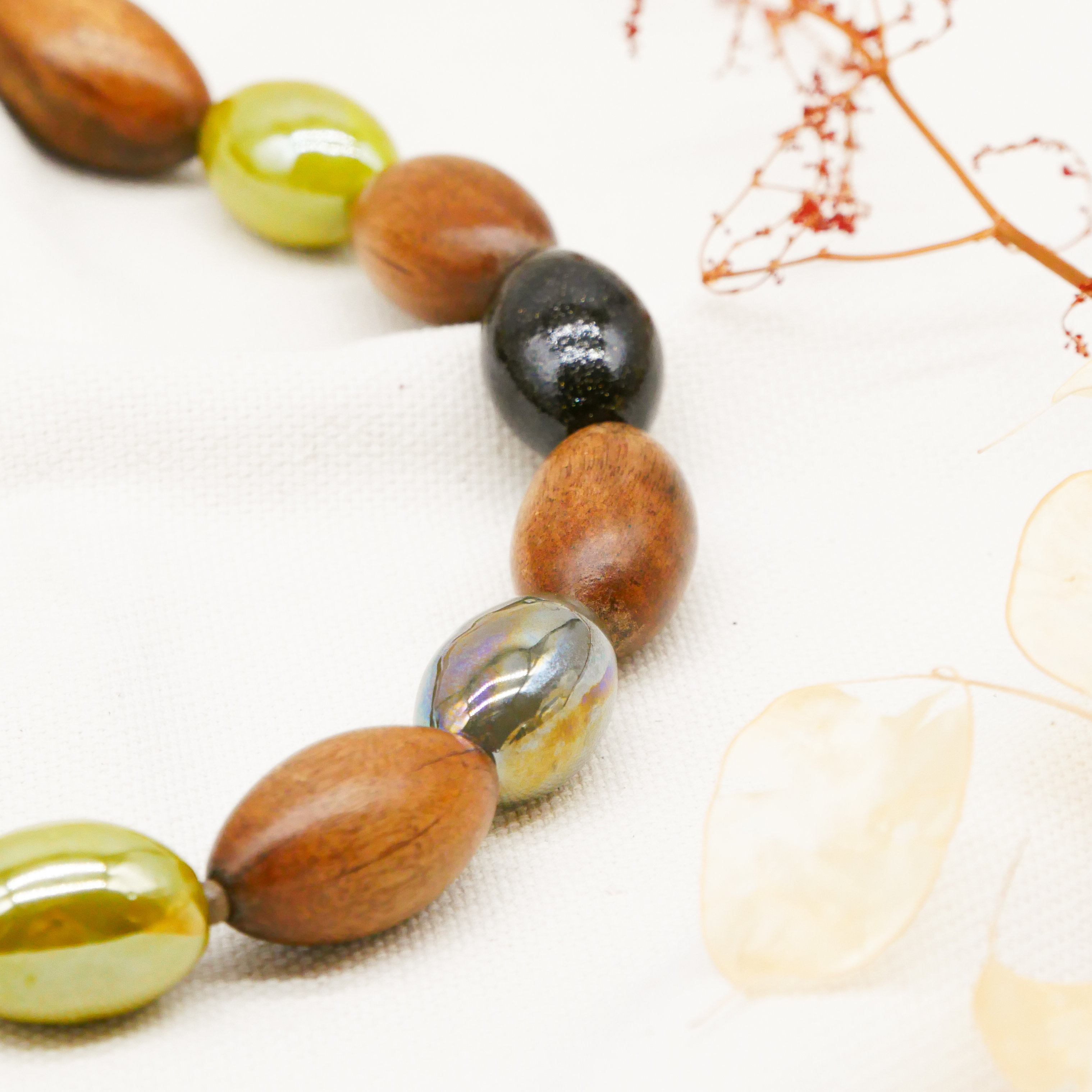 "Woodland", Kette "Olive", Greywood Holzolive und Keramik Oliven, graue und grüne Töne "Woodland", Kette "Olive", Greywood Holzolive und Keramik Oliven, graue und grüne Töne
