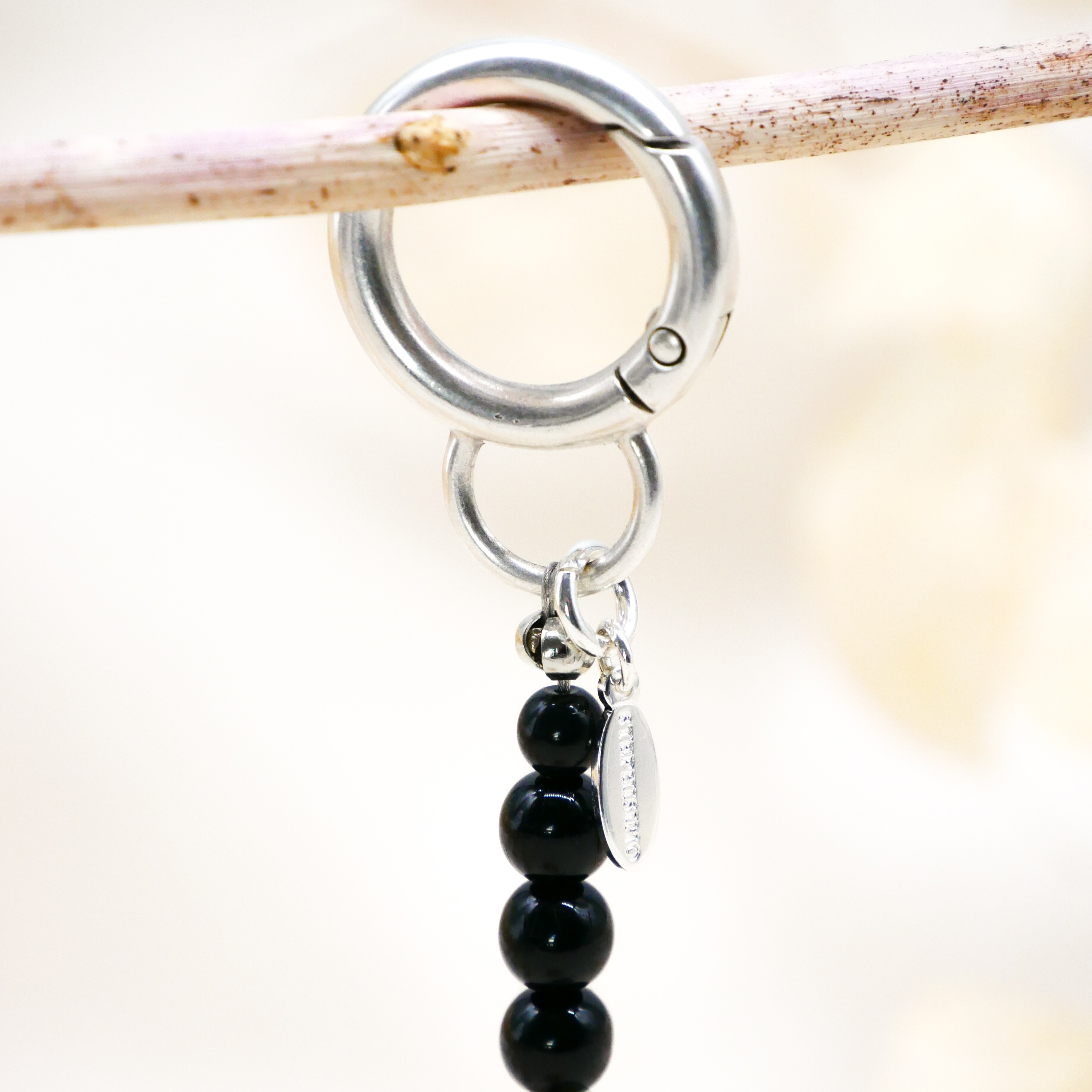 "Lucky Pendant" Anhänger, 1 Strang Glasperlen schwarz mit Designperle Brownlips "Lucky Pendant" Anhänger, 1 Strang Glasperlen schwarz mit Designperle Brownlips