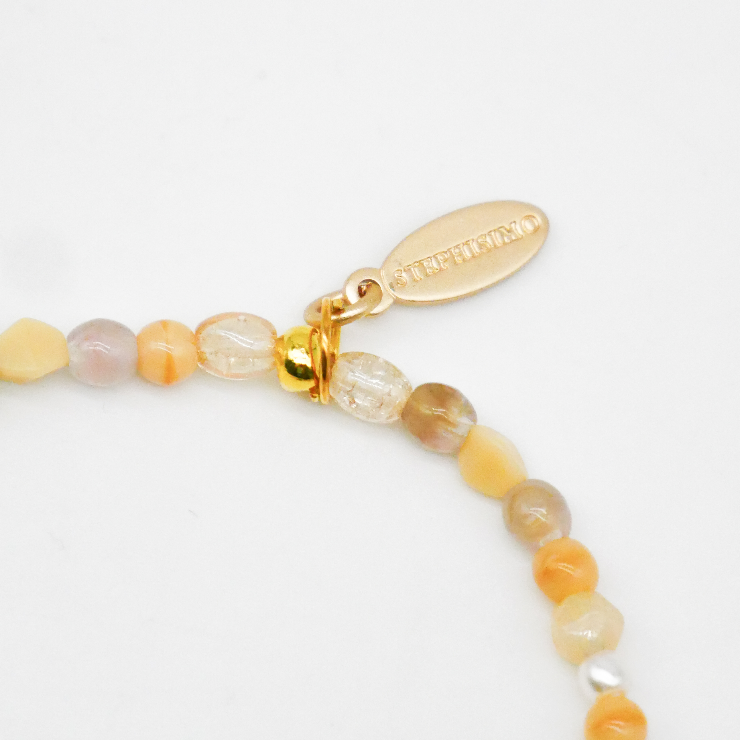  "Shell" Armband auf Gummi kleine Glasperle und Glasschnecke, sand 