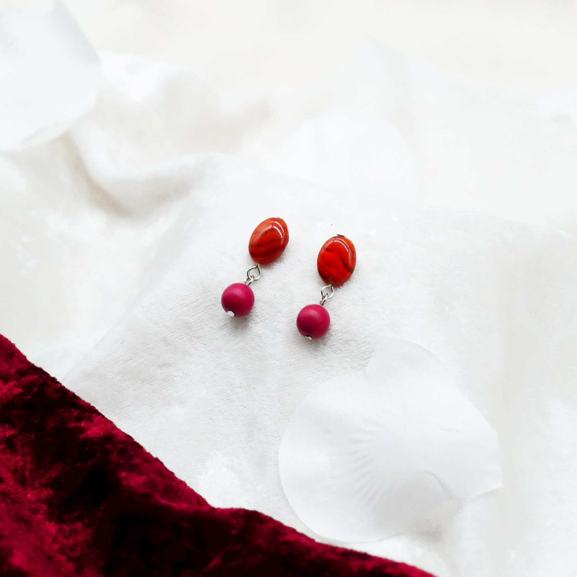 "Summer-Feeling"  Ohrring aus verschiedenen Formen, Glas- und Resin Perlen, pink-orange