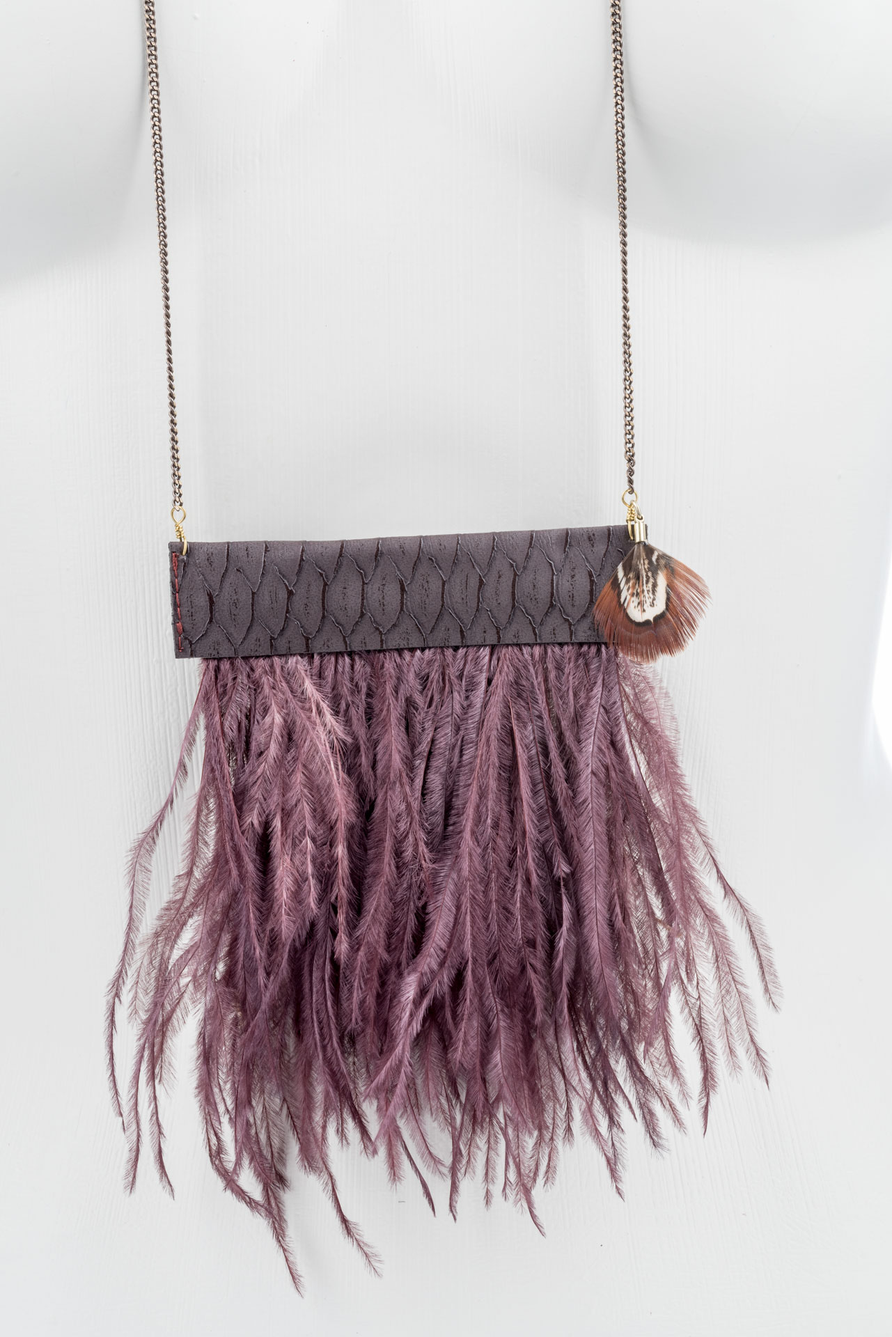 "Boho" lange Kette mit Federn - amethyst