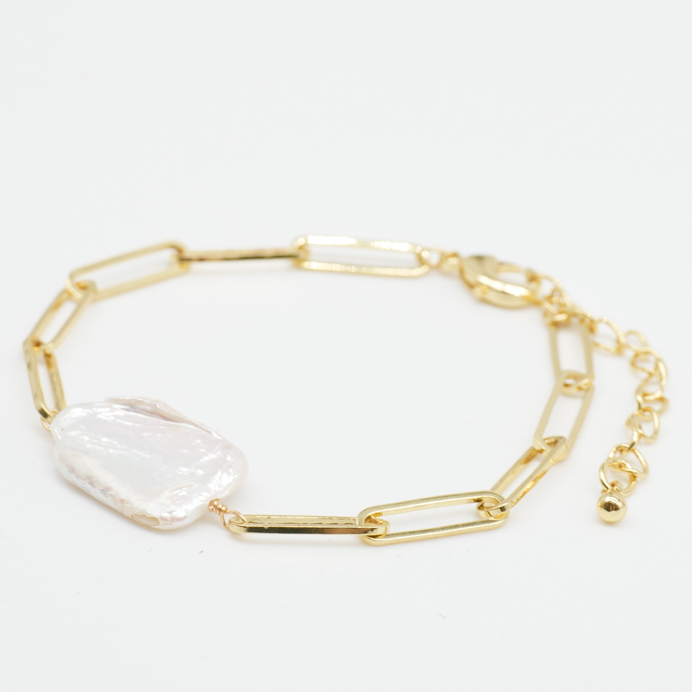 "Freshwater Pearls" Armband mit großer SWZ Barock Perle & goldfarbener Kette