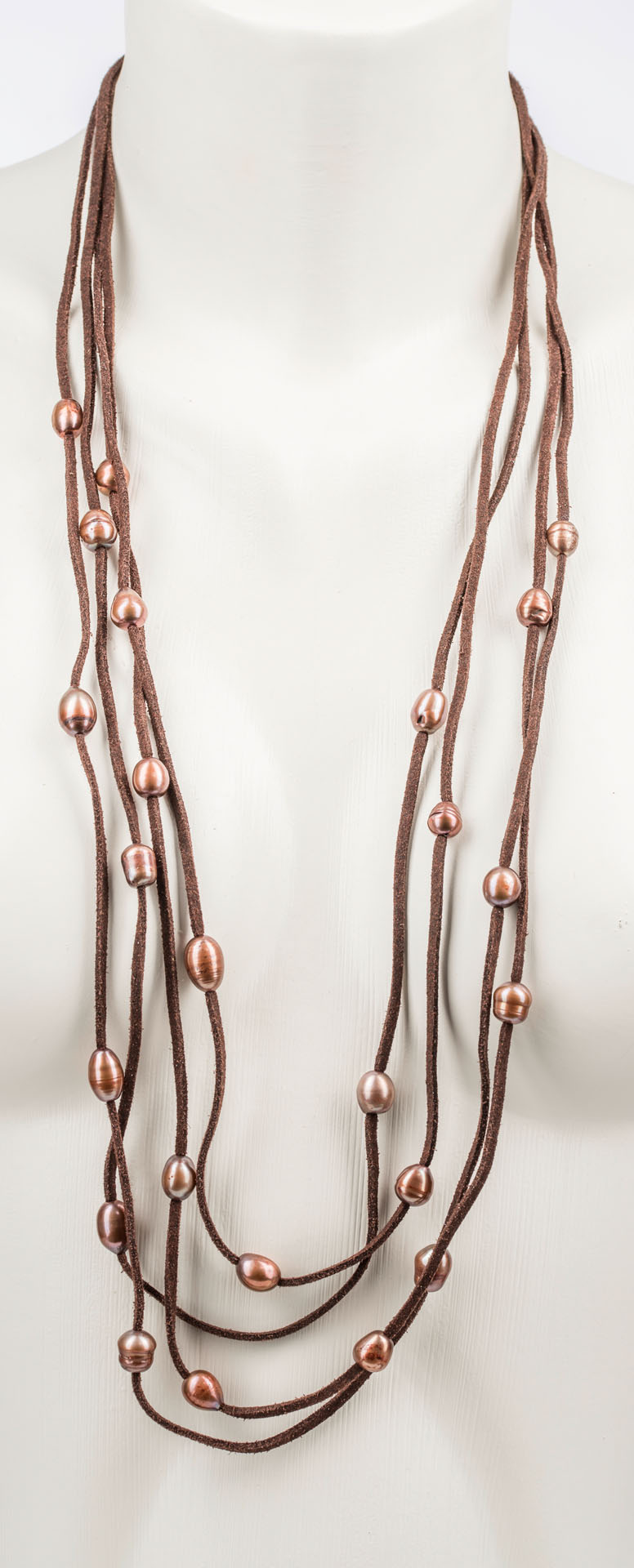 "Freshwater Pearls" lange 4-Strang Kette mit Süßwasserperlen -mahagon auf Lederimitatband - dunkelbr