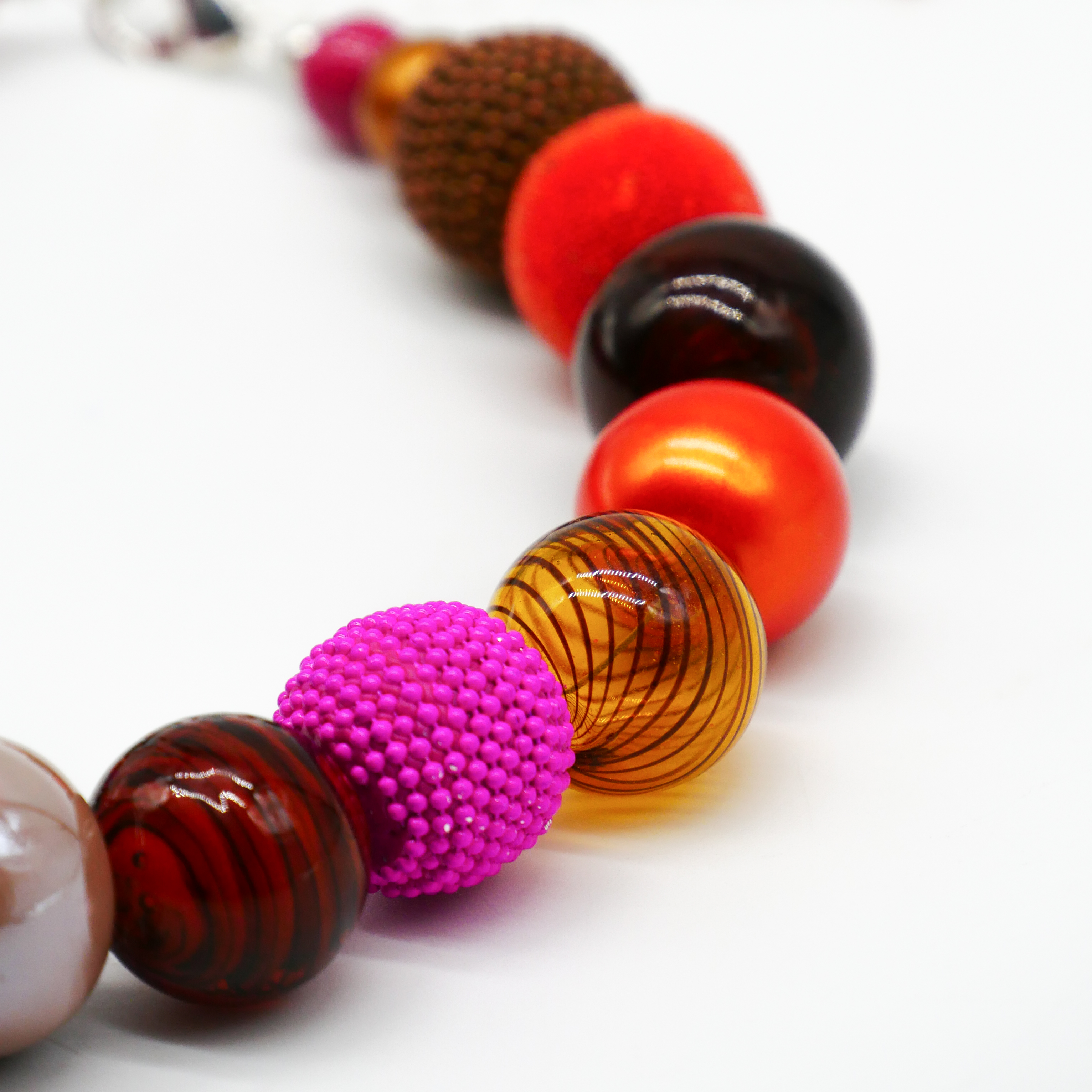 "Bollywood" Kette Ø ca. 20 mm, braun-pink