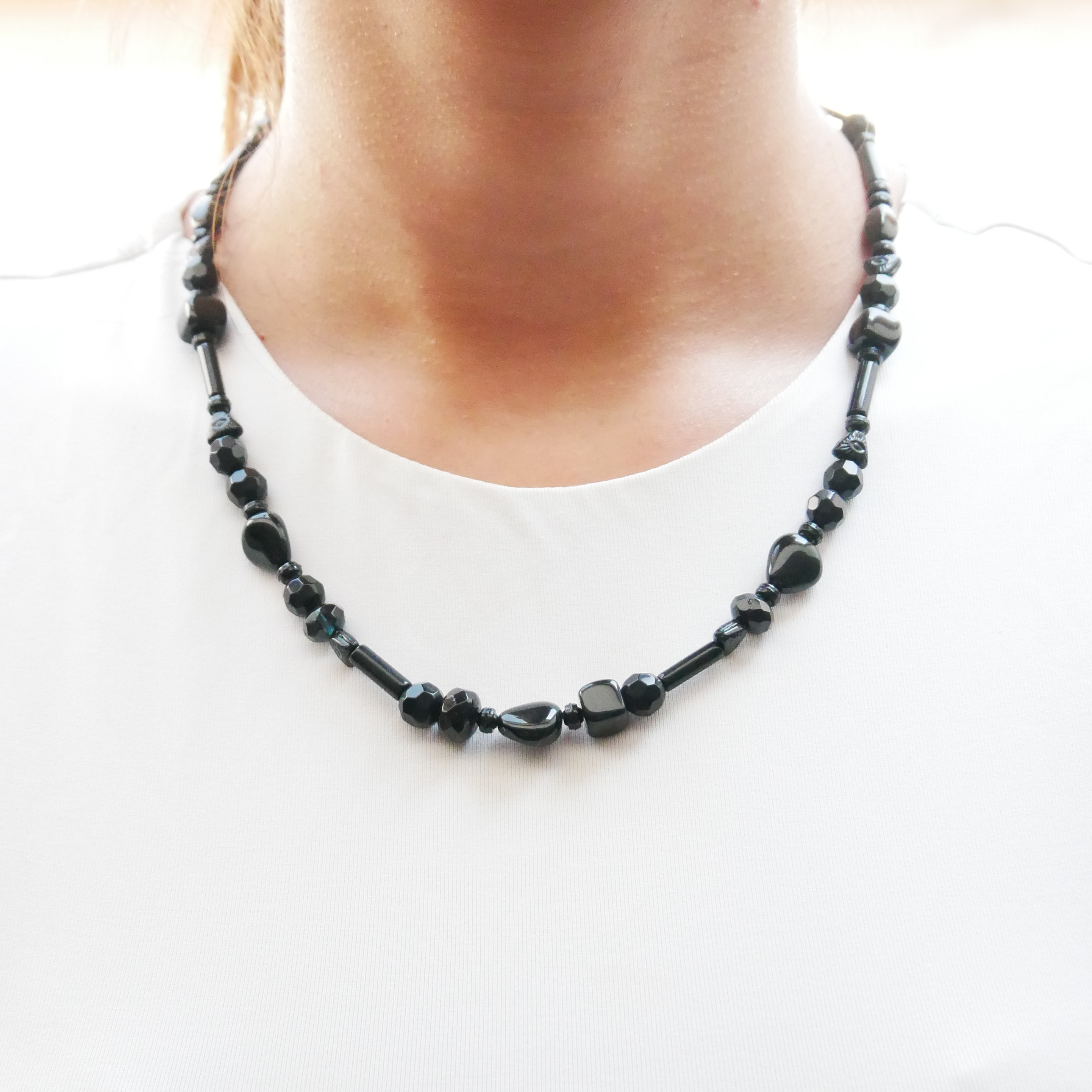  "Jet Schmuck" Kette ca. 48 cm schwarze Glasperlen, verschiedene Formen