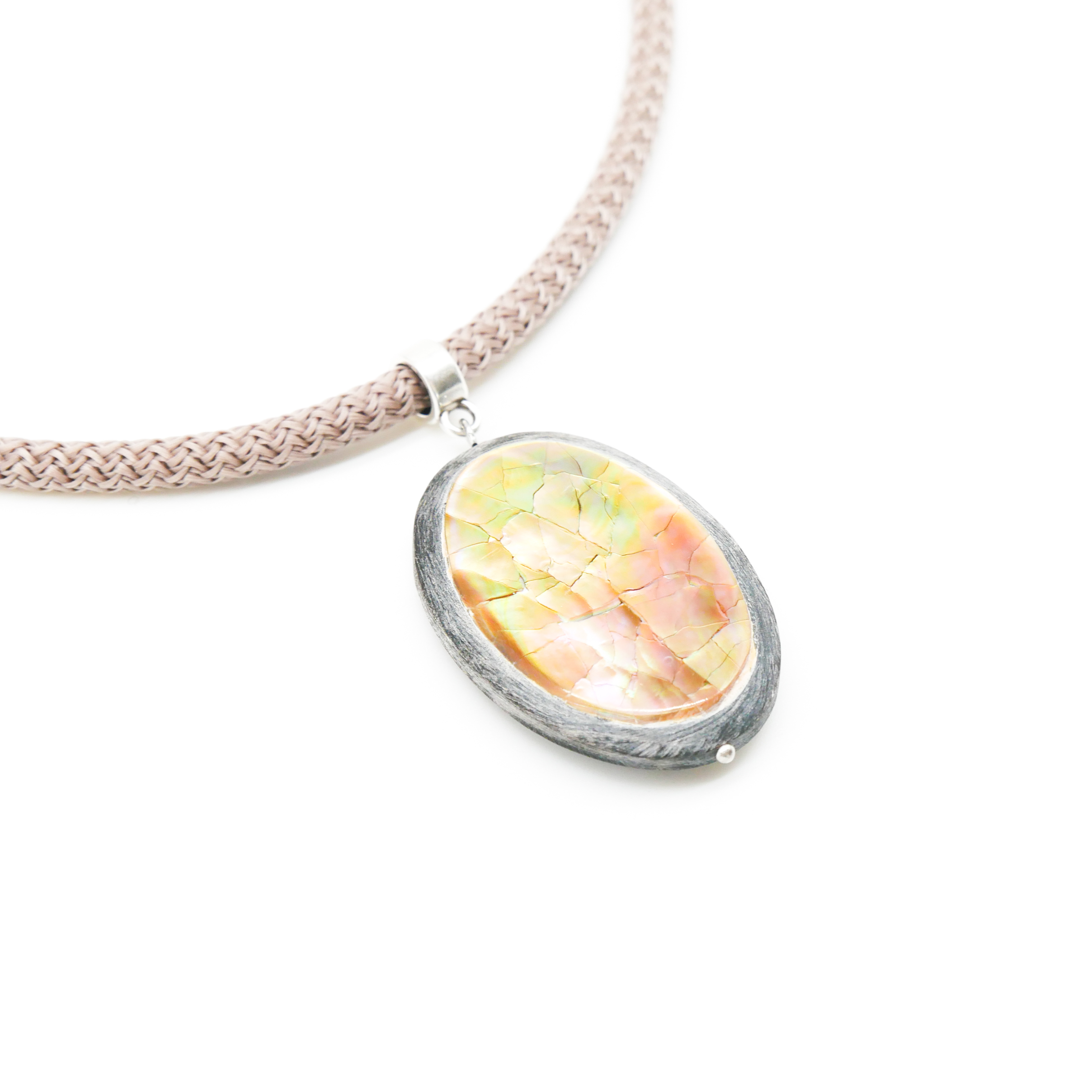 "Classic Ethnic", necklace, cordstring brown, flat oval hornpearl with brownlip shell, 45x30mm, grey