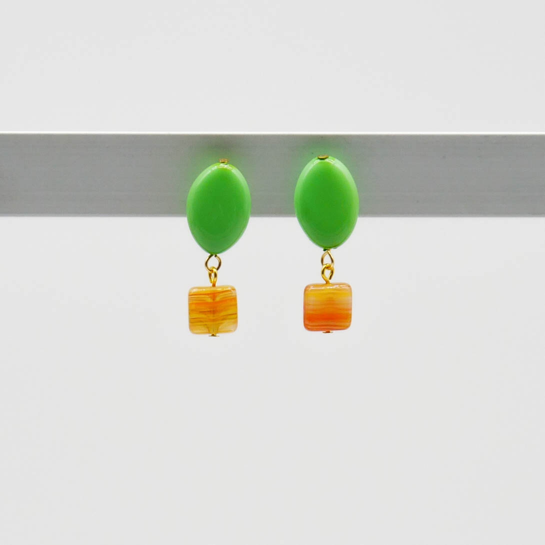 "Summer-Feeling"  Ohrring aus verschiedenen Formen, Glas- und Resin Perlen, multicolor