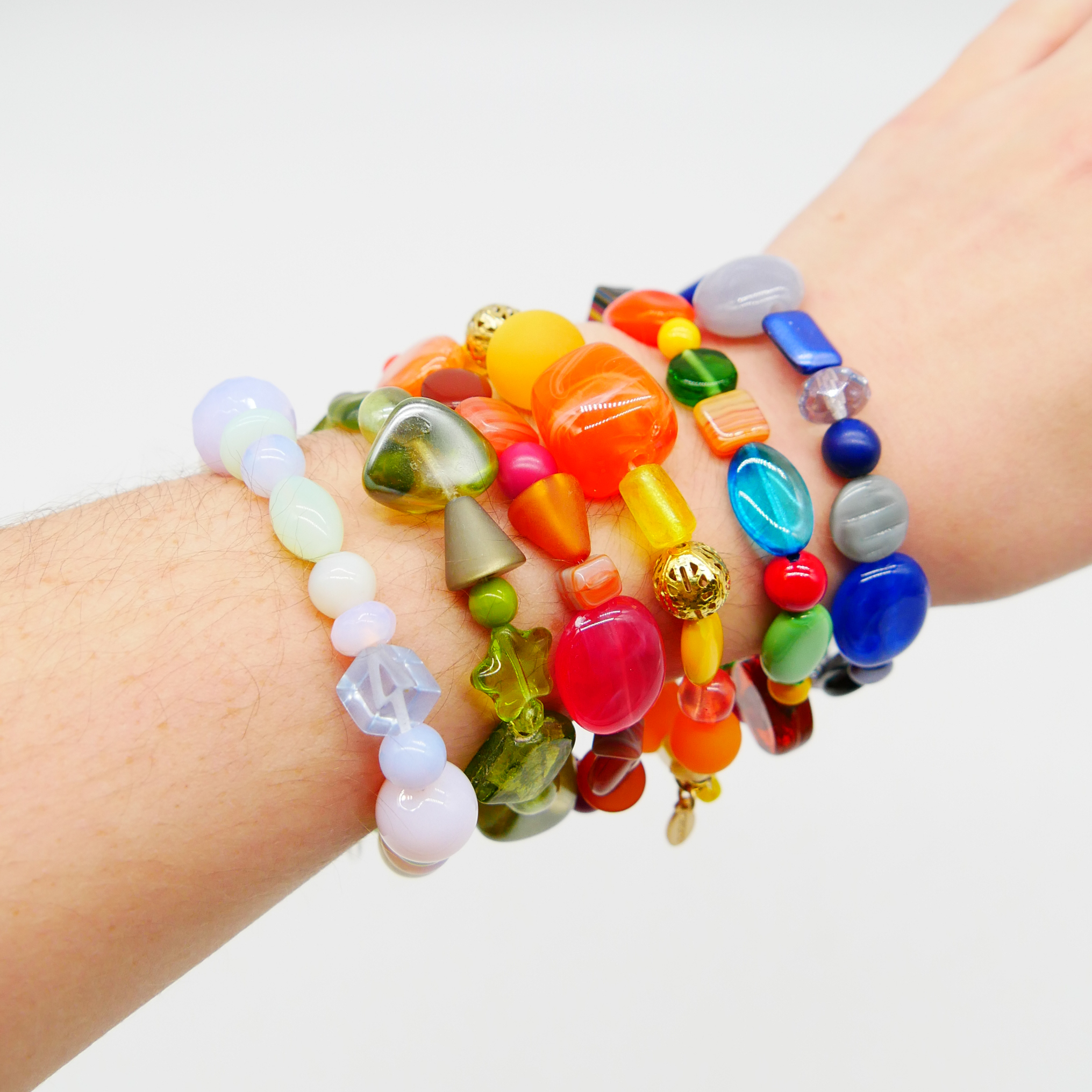 "Summer Feeling", Armband aus verschiedenen Formen, Glas- und Resin Perlen, gelb-orange