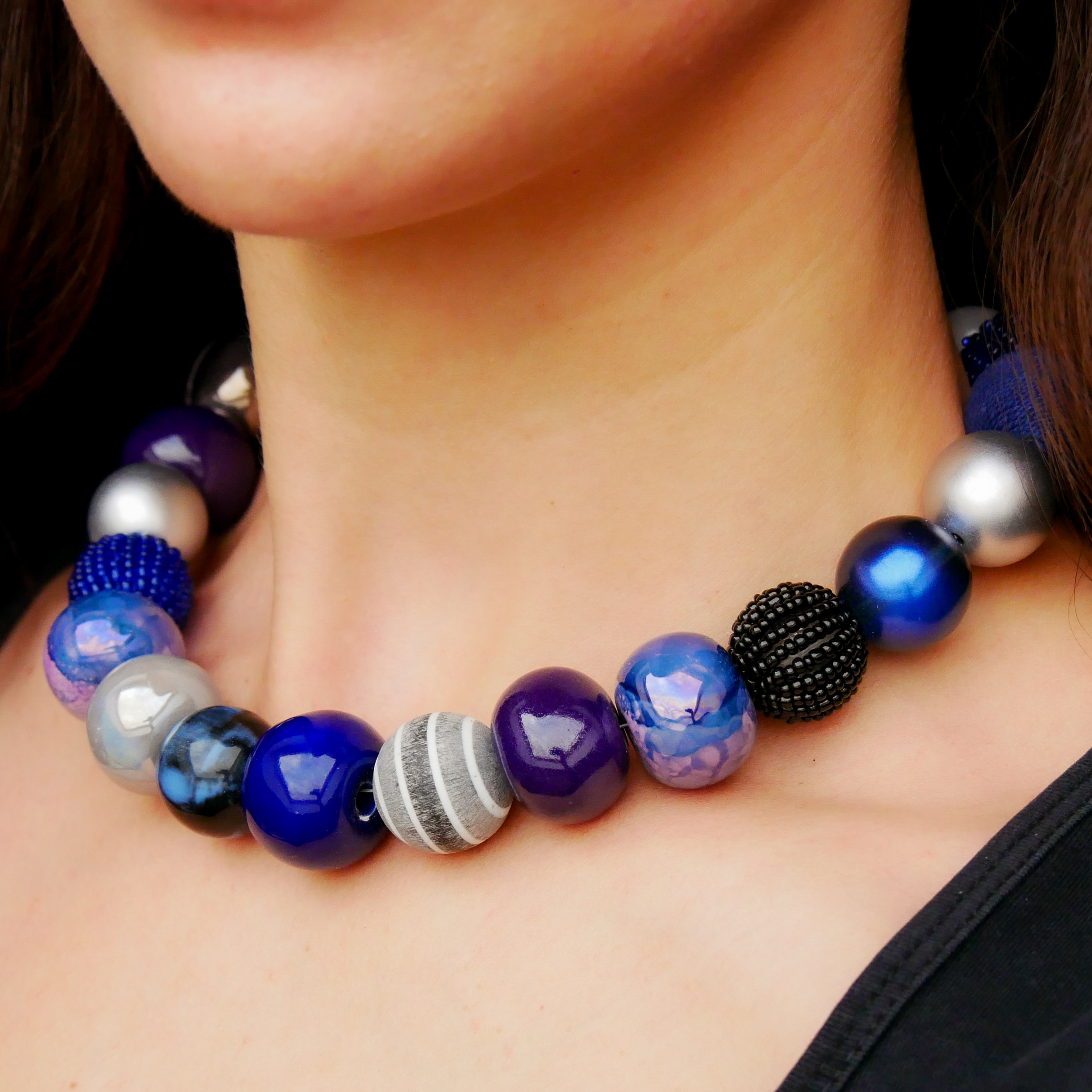 "Bollywood" Kette Ø ca. 20 mm, blau-silber