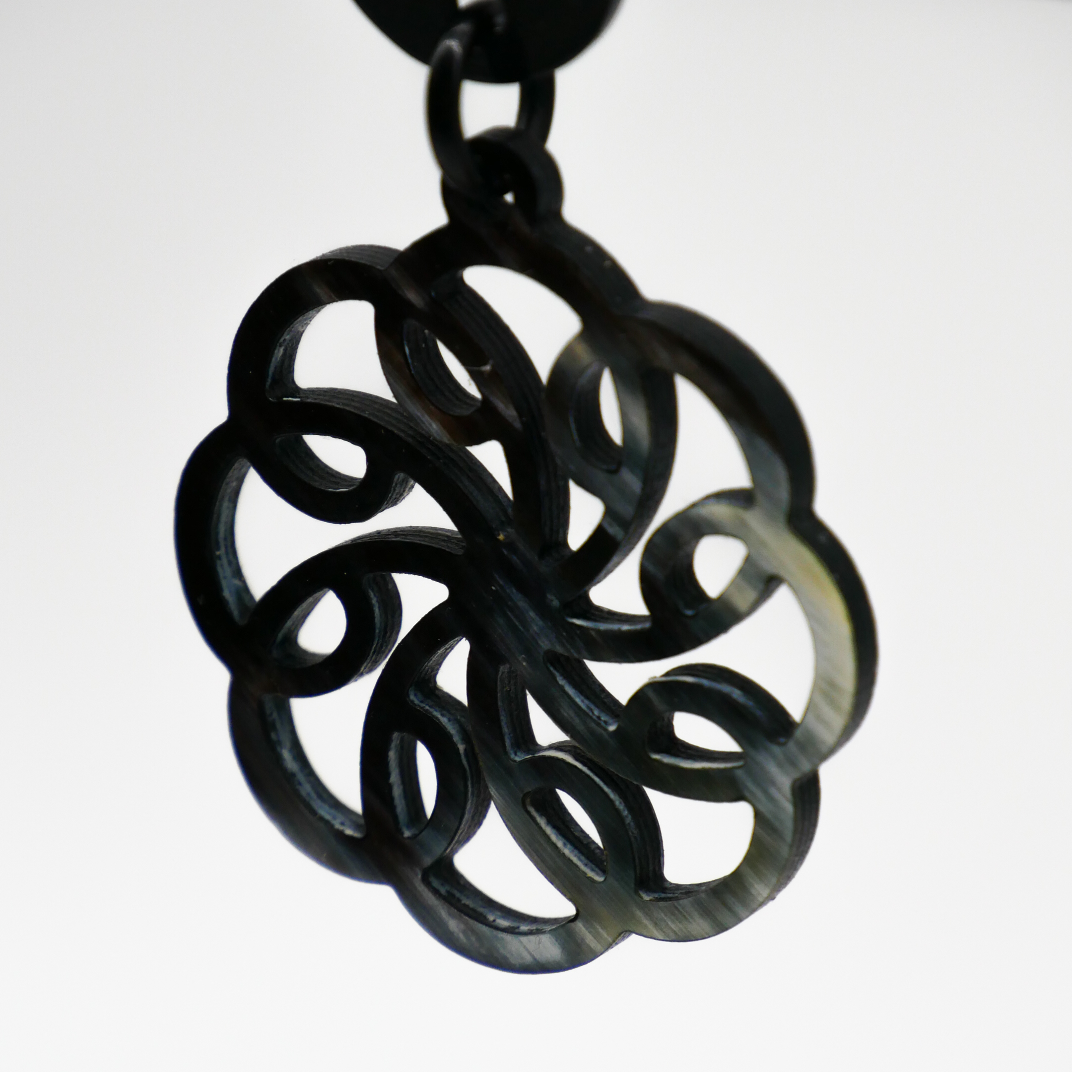  "Craft Art" Ohrring "Mandala" Ø ca. 45 mm, schwarzes und marble Horn