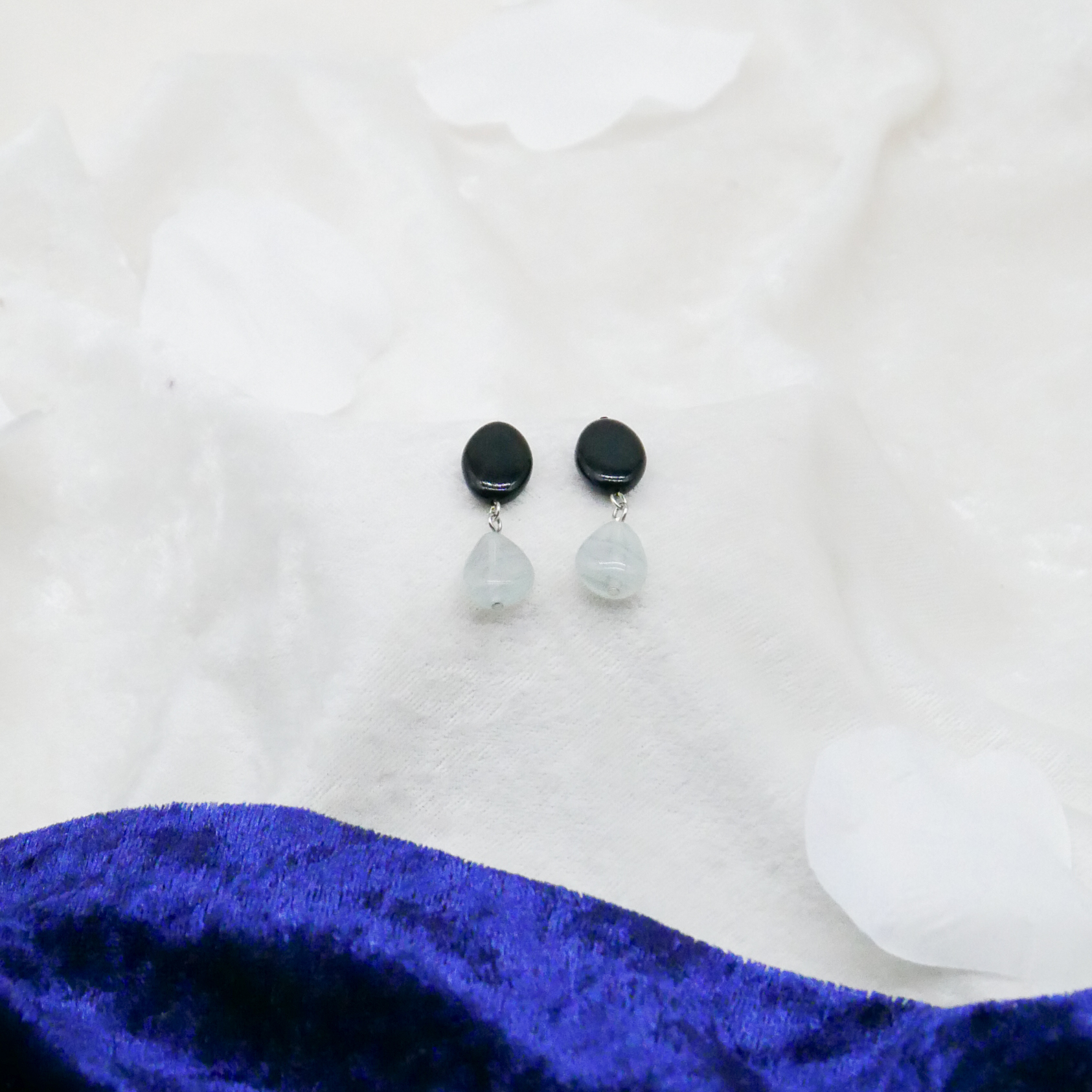 "Summer-Feeling"  Ohrring aus verschiedenen Formen, Glas- und Resin Perlen, blau