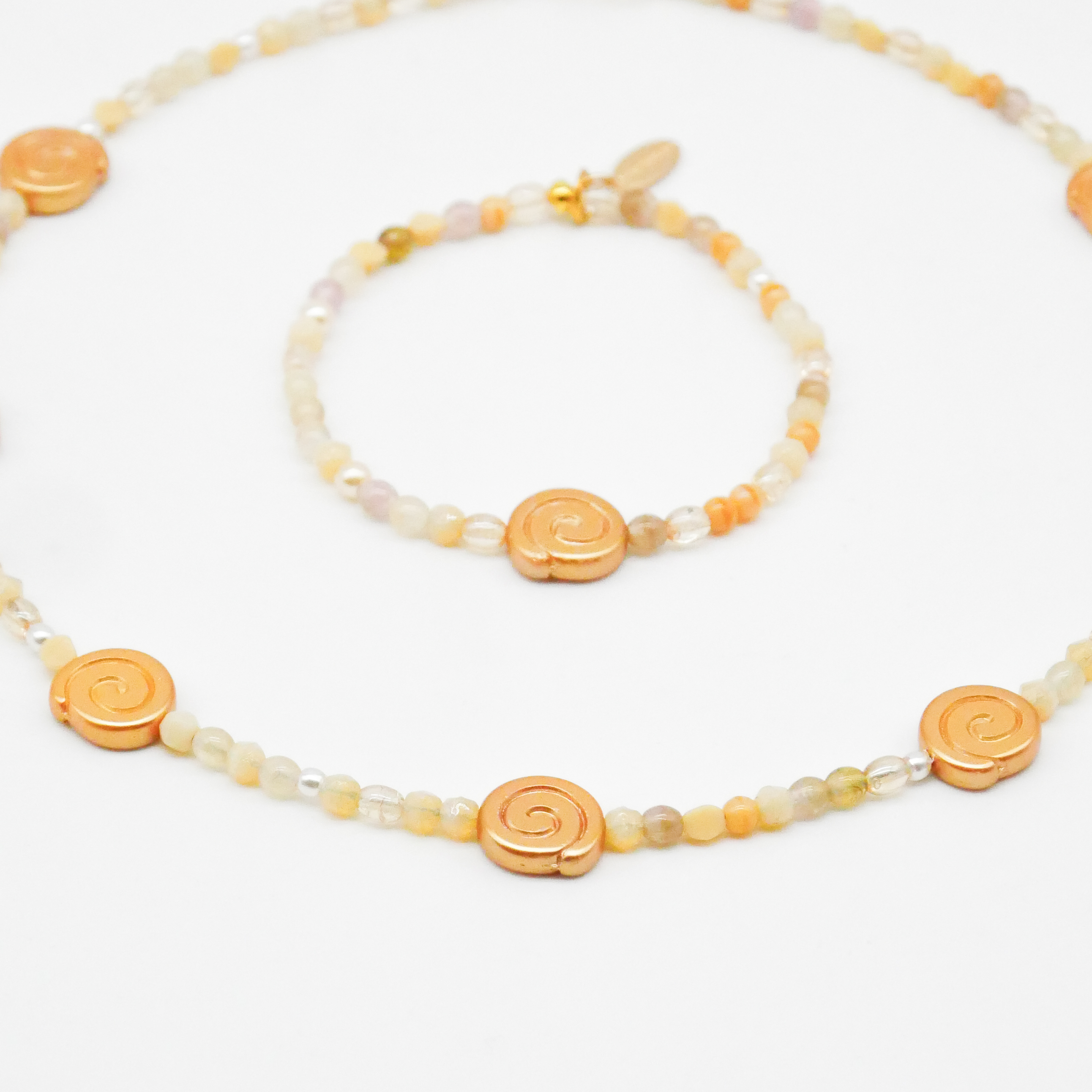  "Shell" kurze Kette, kleine Glasperlen Glasschnecken, sand 
