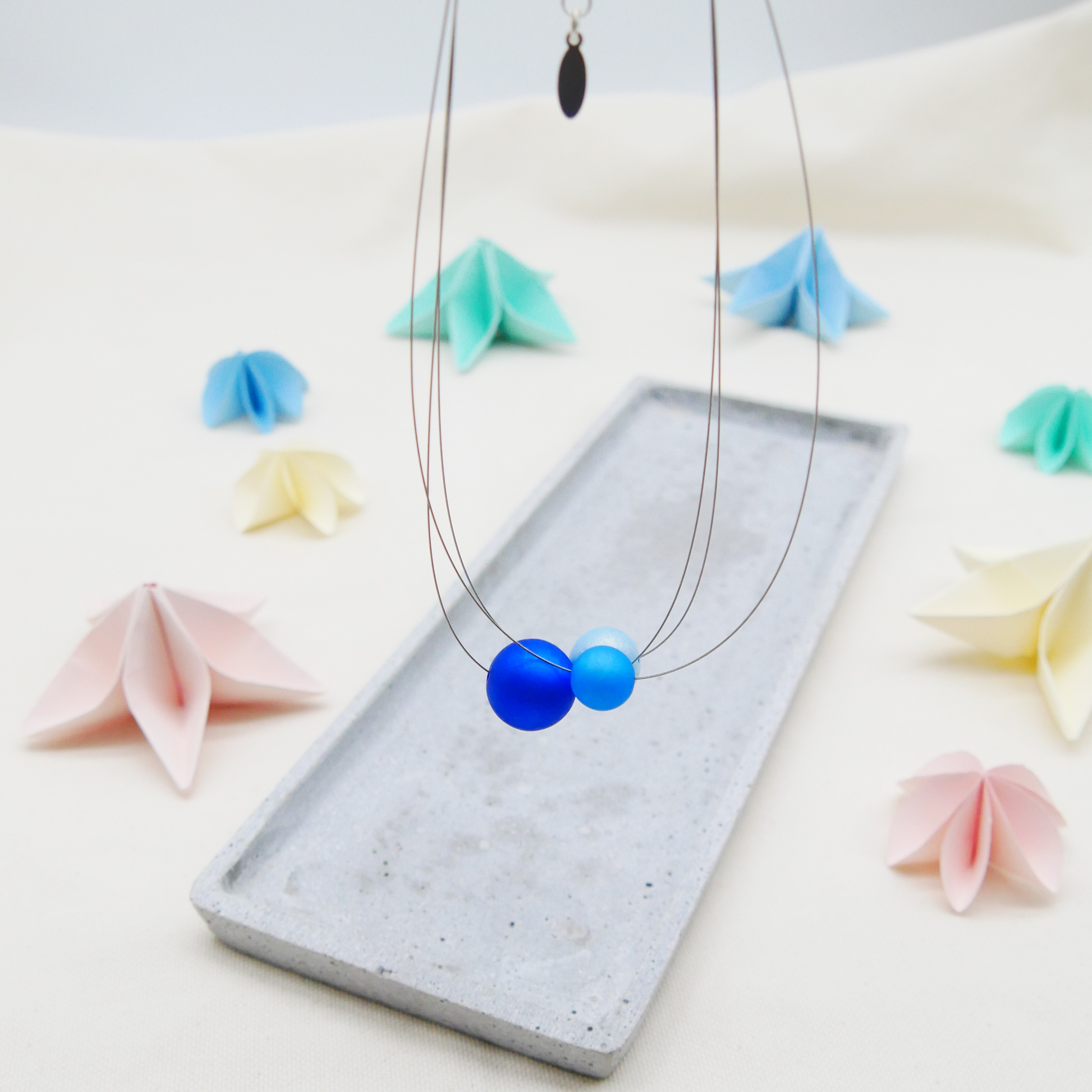  Color Explosion, kurze 3-Strang Kette "Planet" - Erde dunkelblau