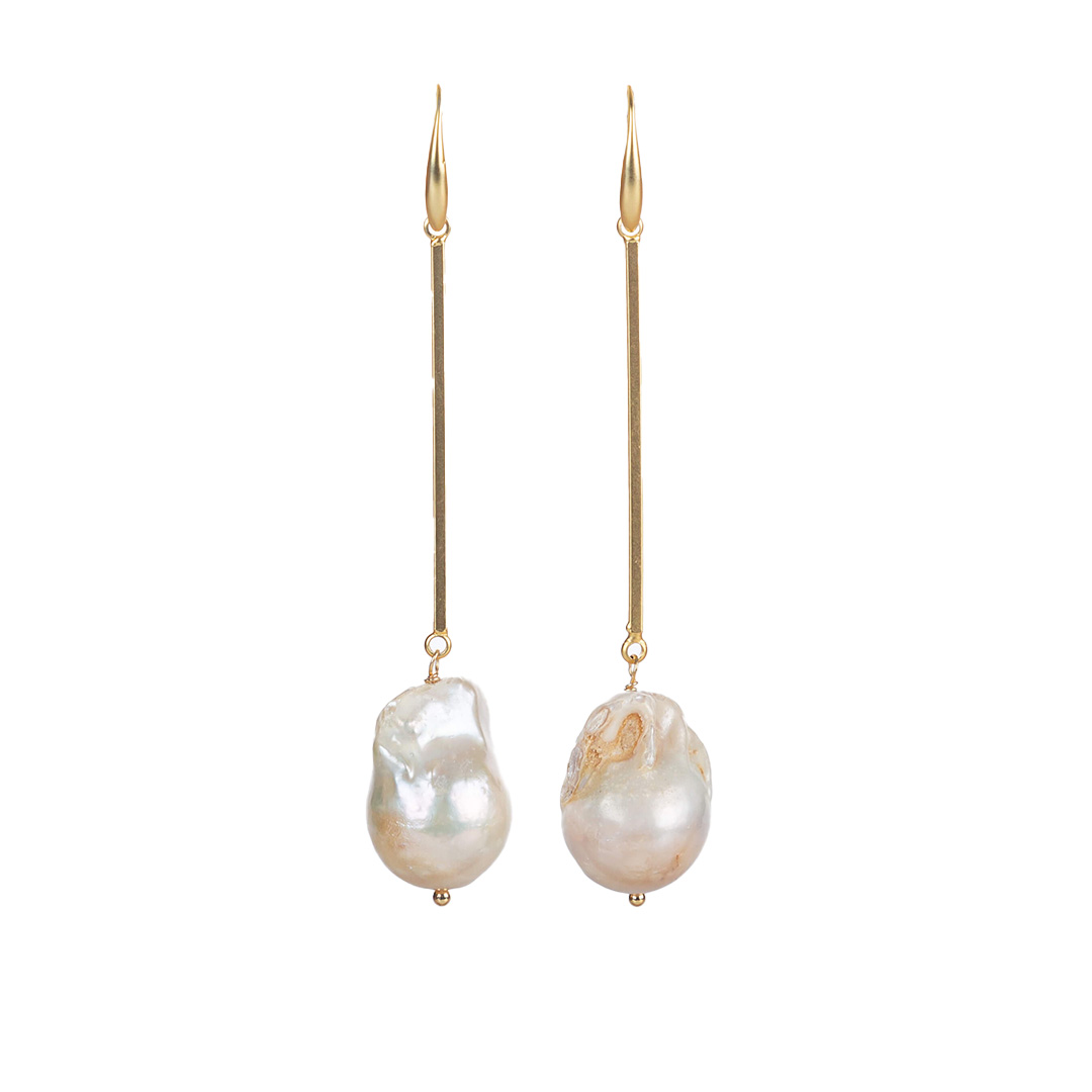 "Freshwater Pearls" Ohrring langer Stab, Tropfenförmige Süßwasserperle, vergoldet