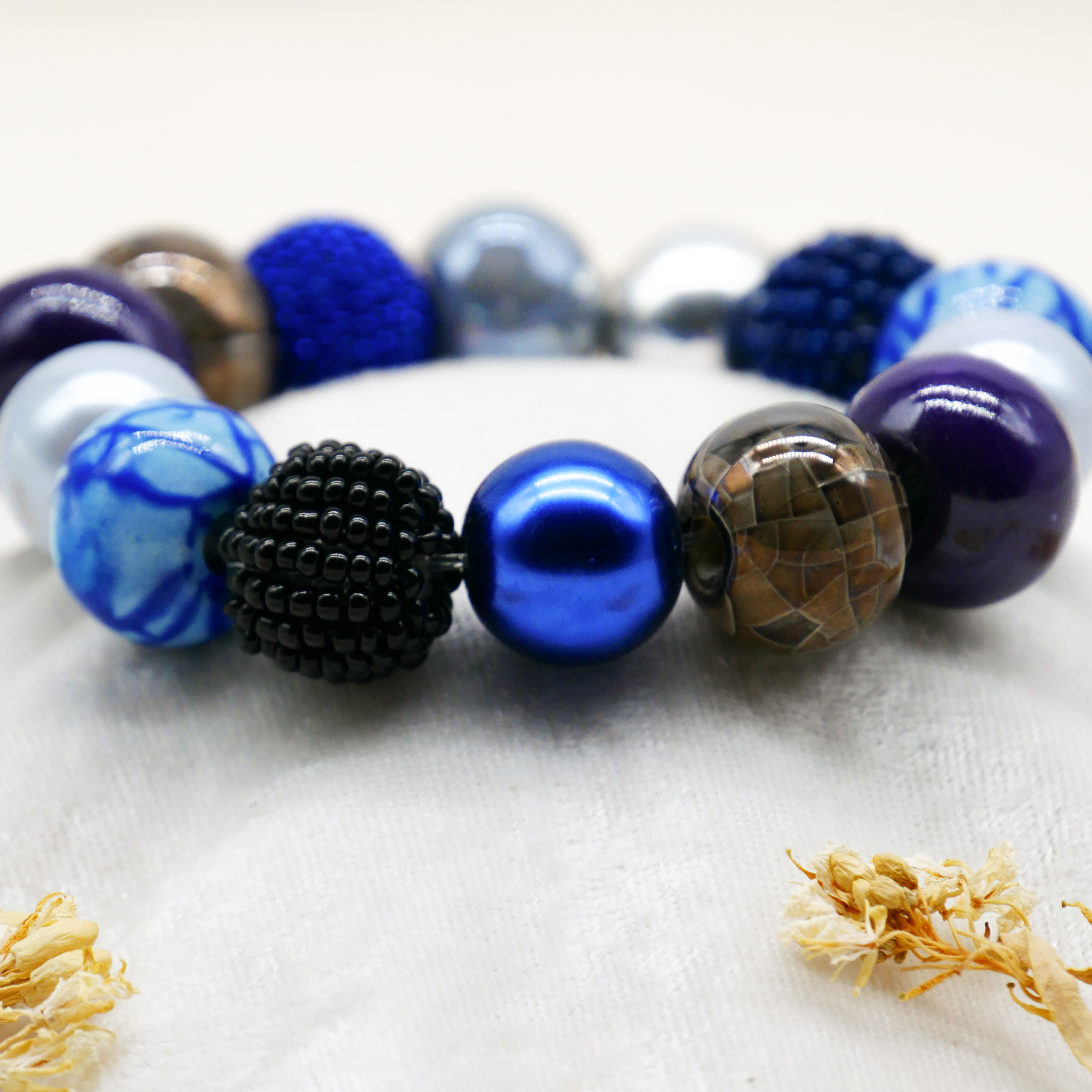  "Bollywood" Armband auf Gummi, blau-silber