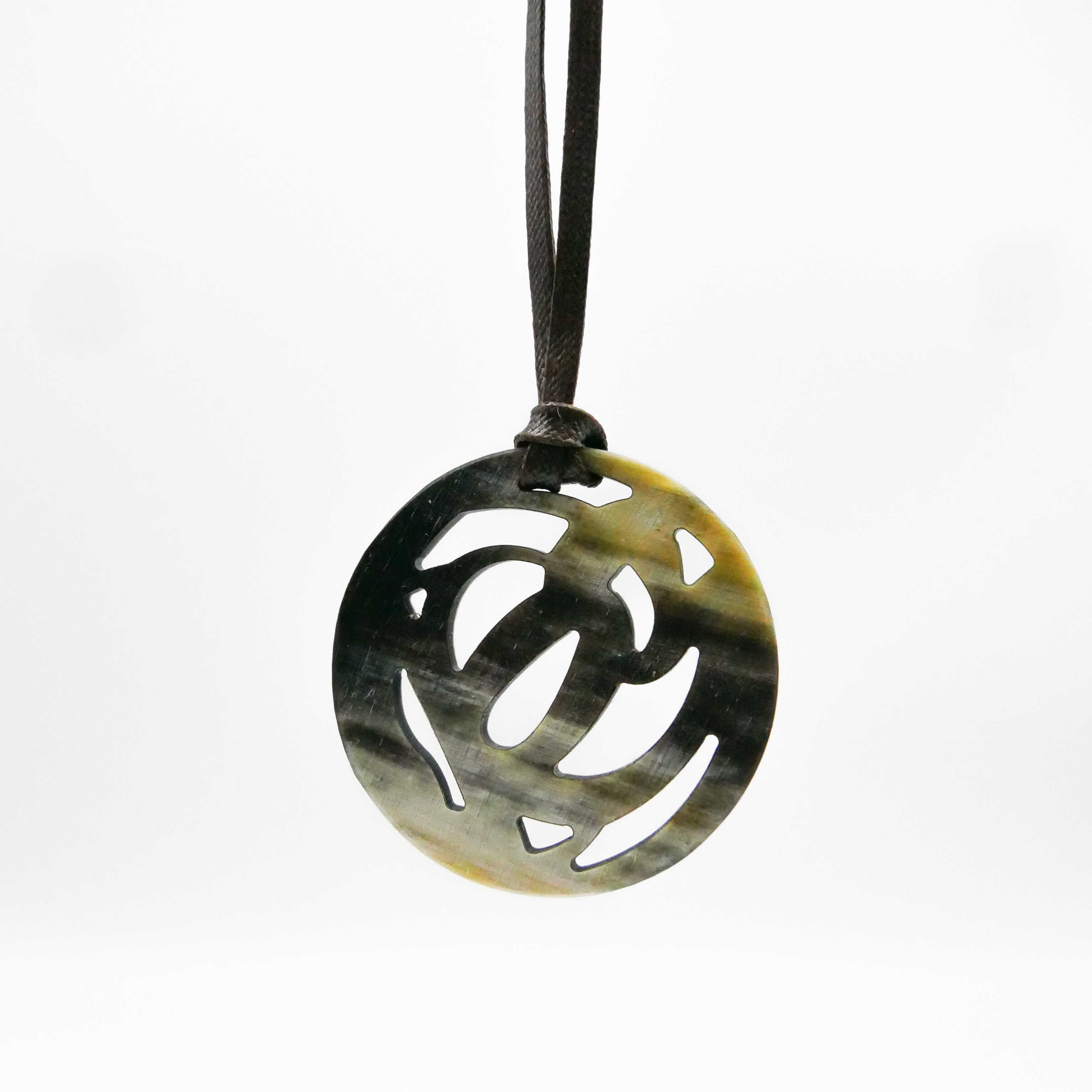  "Craft-Art", runder Hornanhänger Ø ca. 53 verspieltes Design, Syntetikband, marble Horn 